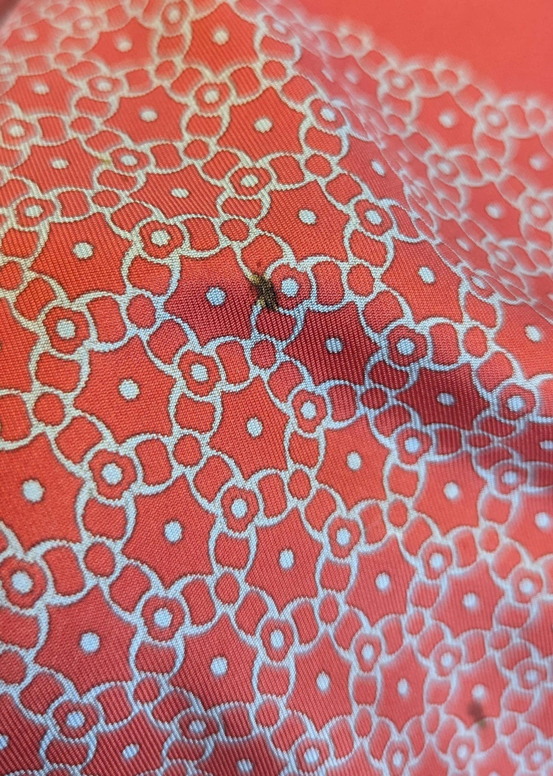 Vintage Hermes Horseshoes silk pocket square, boxed For Sale 1