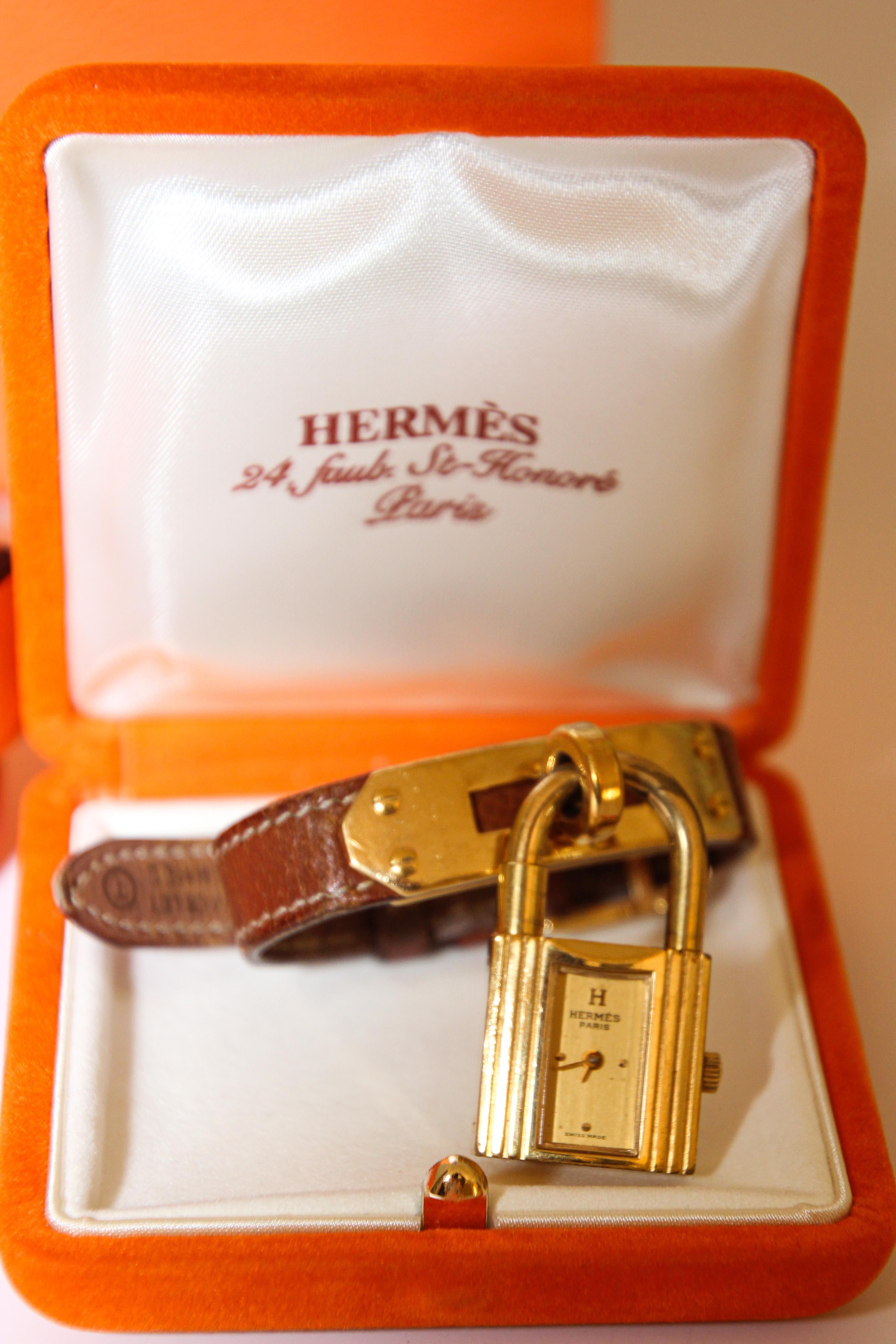 Montre Hermes Kelly plaquée or en vente 12
