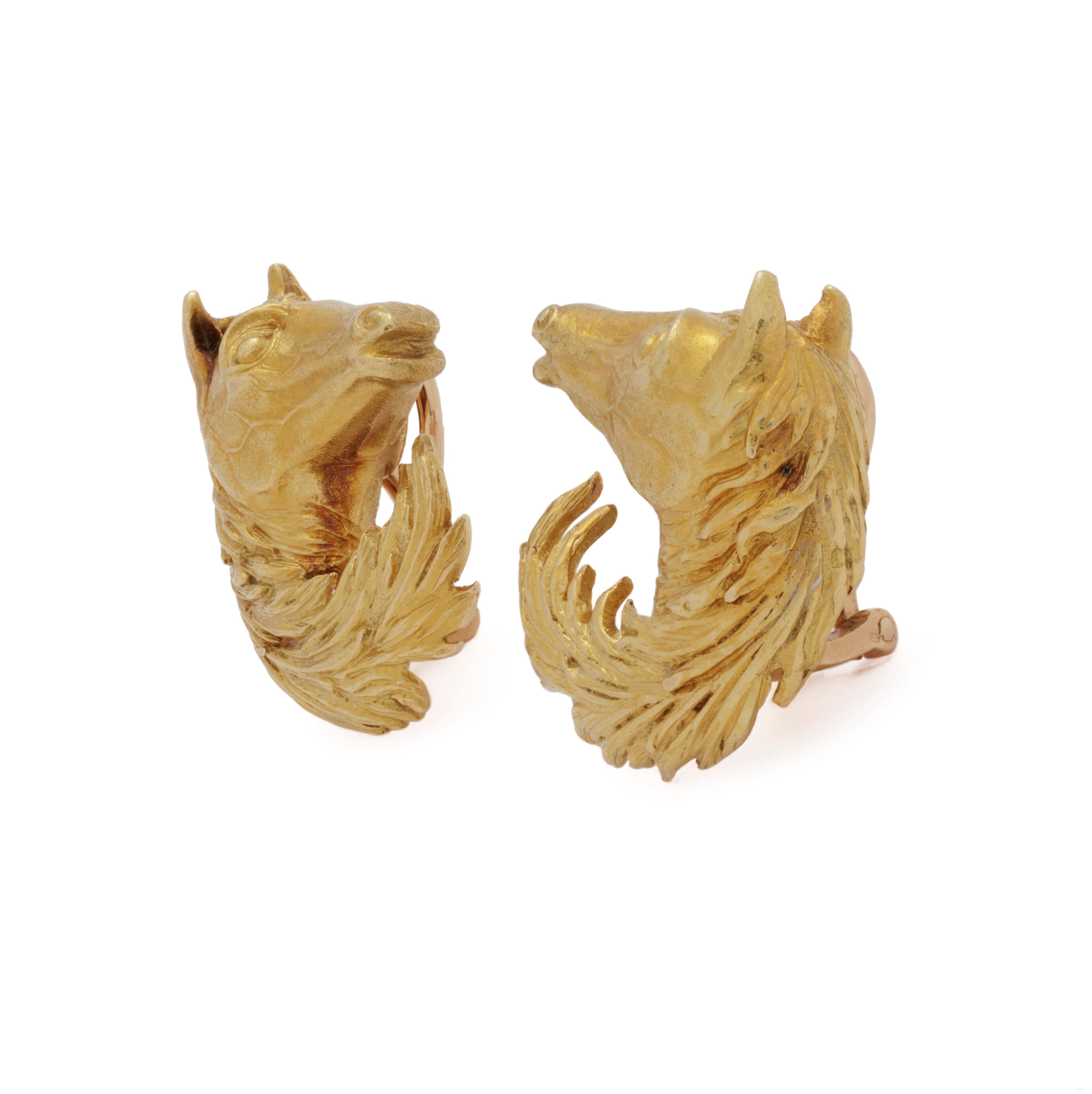 Vintage Hermès Paris 18 Karat Yellow Gold Horse Figural Earrings In Good Condition For Sale In New York, NY