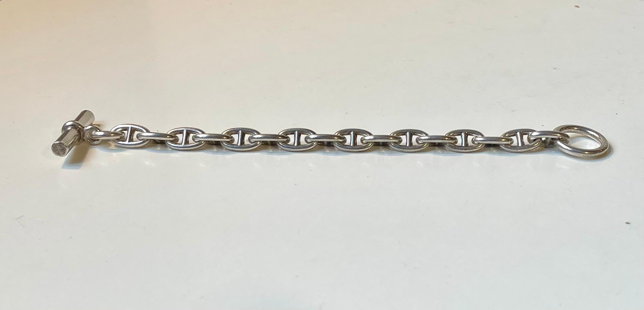 A very rare late 1940s version of Robert Dumas' 'Chain d'ancre' for Hérmes Paris. We read the letter date stamp to the ends of the pin-lock as either a C, a D or an E dating it to 1947, 1948 or 1949. Now a days Hérmes only uses 925/1000 silver in