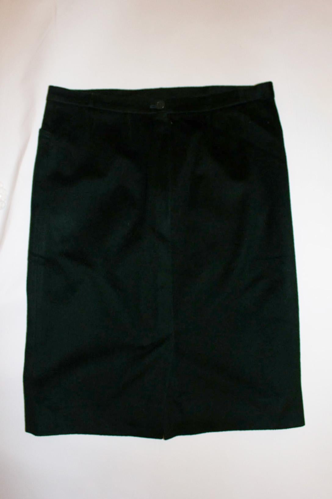 Vintage  Hermes Paris Green Wool Skirt with Pockets In Good Condition For Sale In London, GB