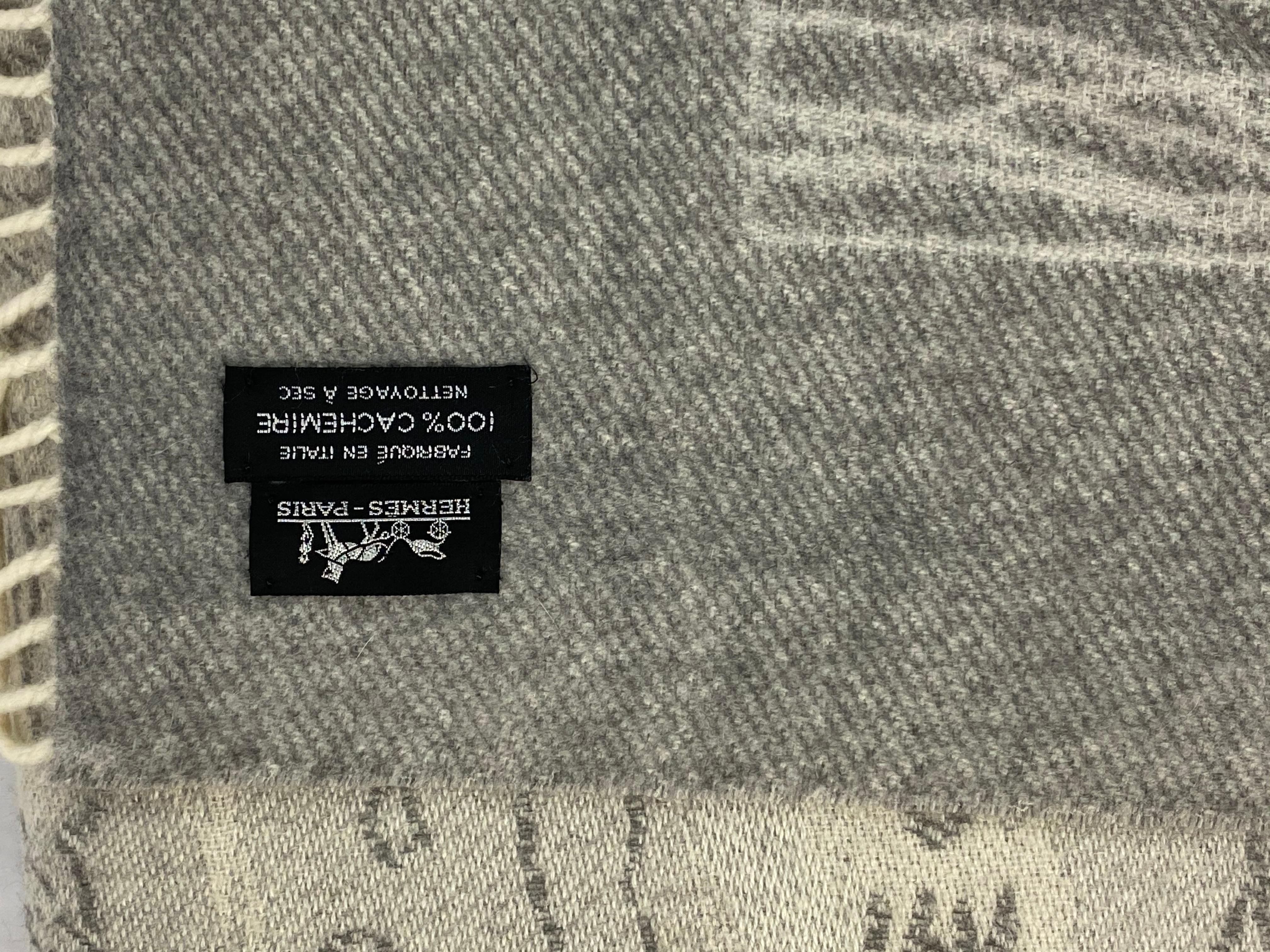 Vintage Hermes Paris Grey Cashmere Throw Blanket In Excellent Condition In Beverly Hills, CA