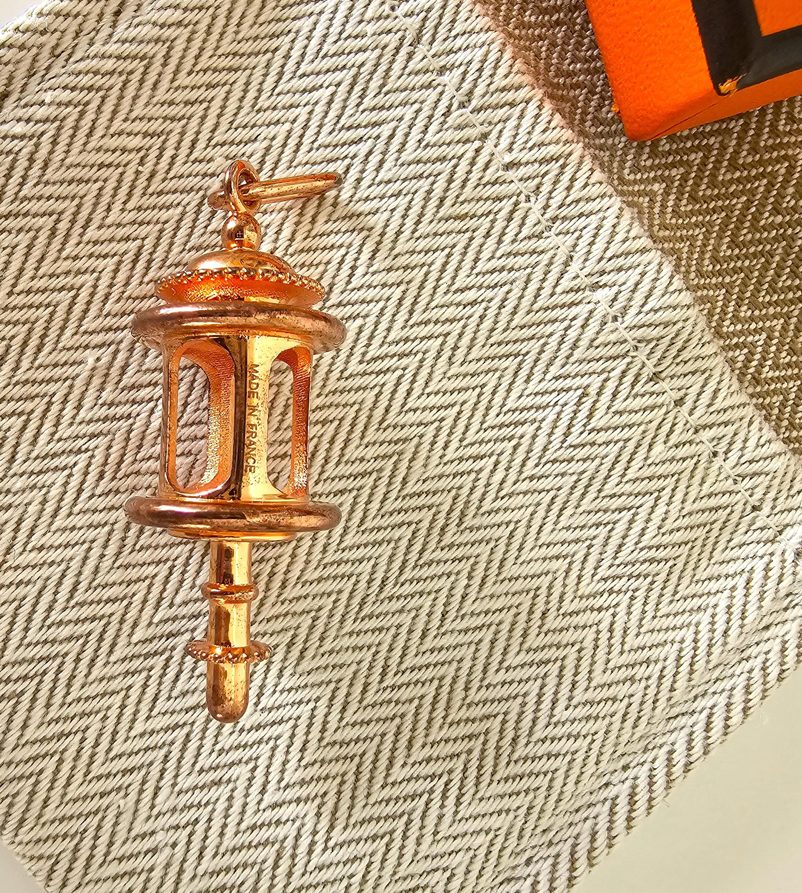 Vintage Hermes Plated Pink Gold LANTERNE Charm Pendant Amulette Breloque In Good Condition For Sale In 'S-HERTOGENBOSCH, NL