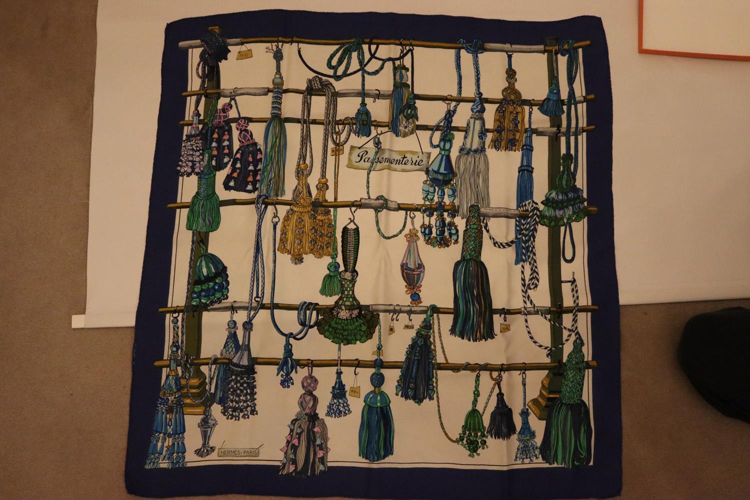 Pañuelo Vintage Hermes Passimenterie Azul en Bueno estado para la venta en London, GB