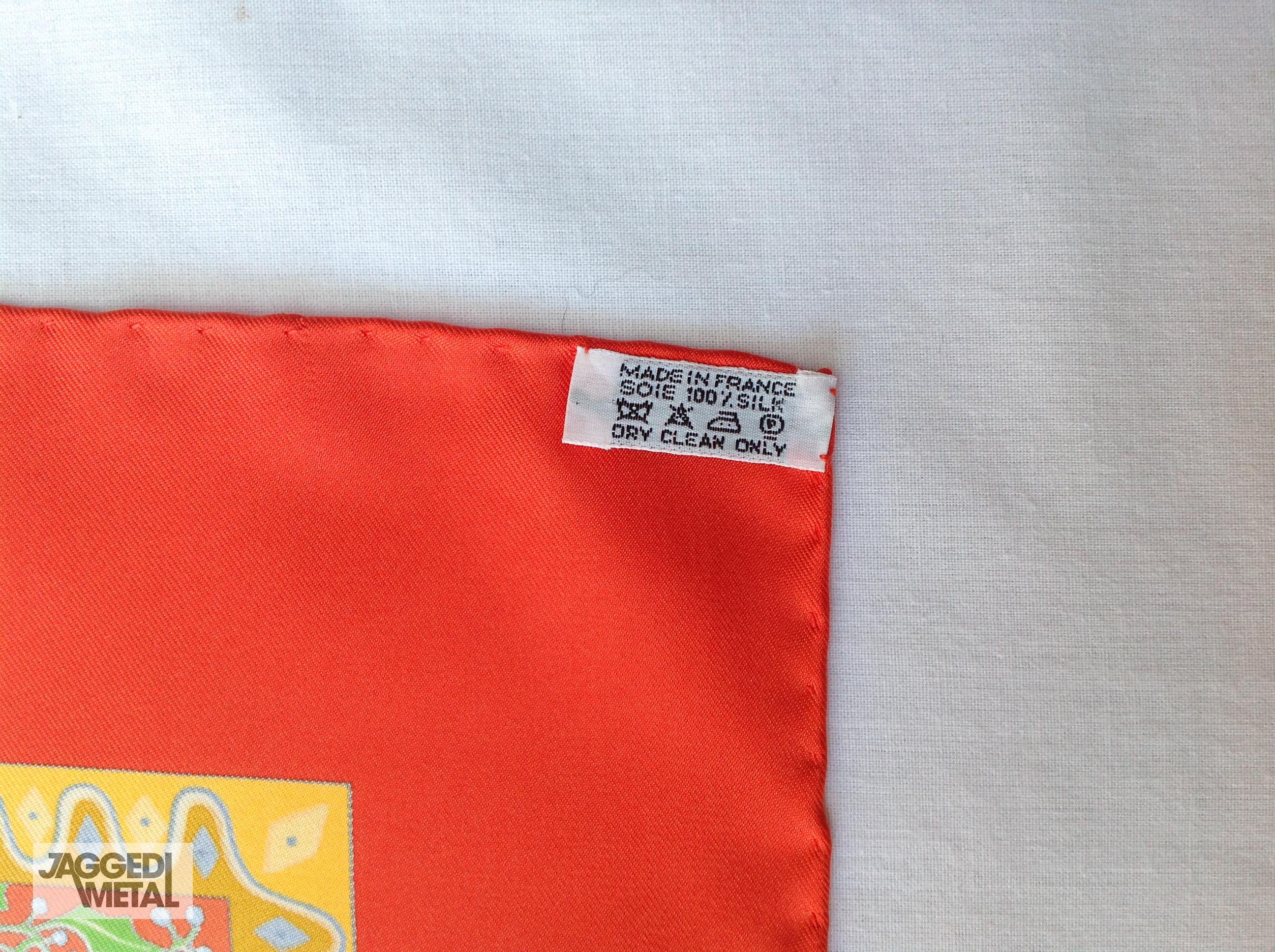 Vintage HERMÈS Seidenschal AXIS MUNDI 90cm CHRISTINE HENRY im Angebot 7