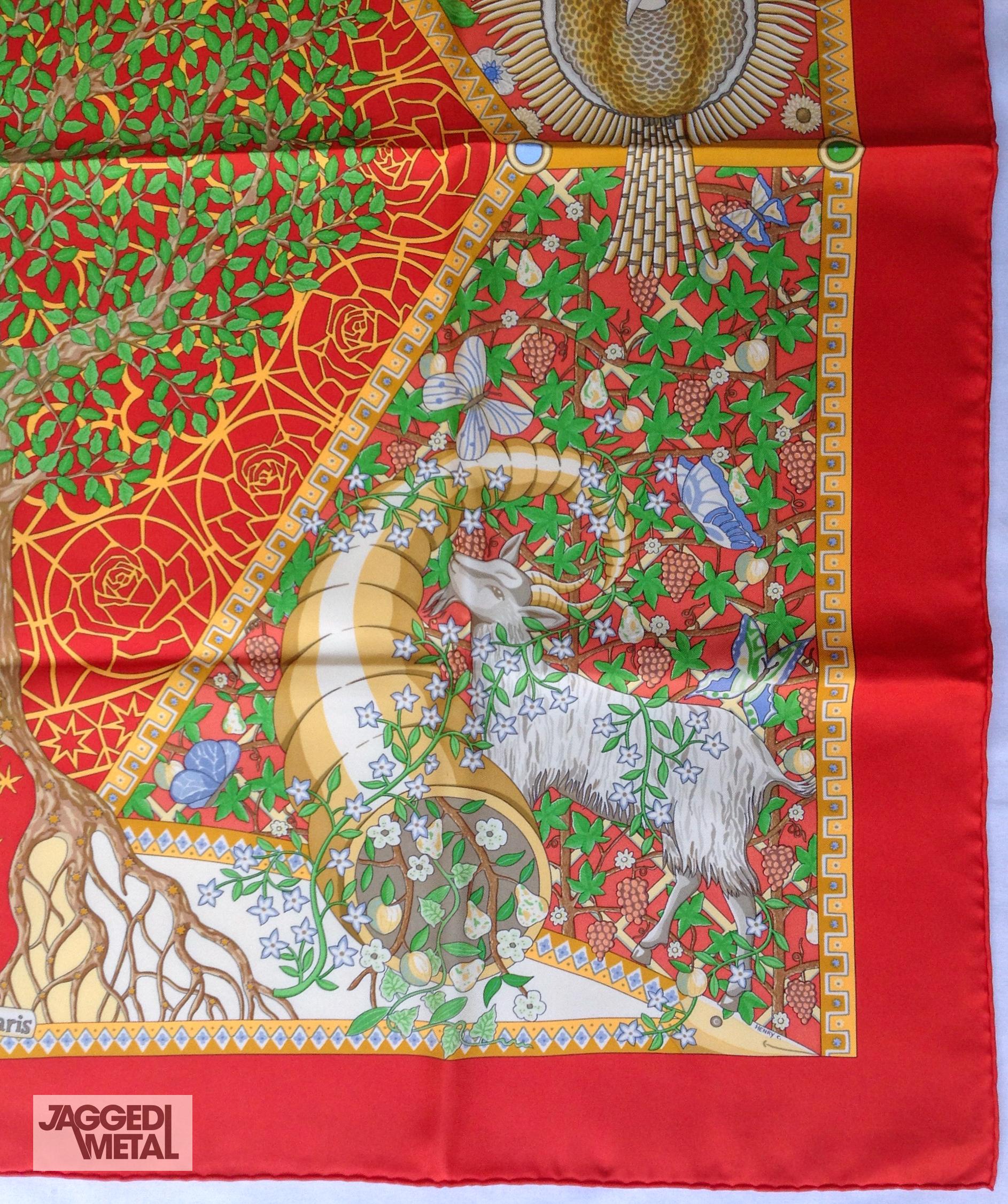 Vintage HERMÈS Seidenschal AXIS MUNDI 90cm CHRISTINE HENRY 

90 x 90 cm 

Die 1999 von der famosen Künstlerin Christine Henry eingeführte HERMÈS 