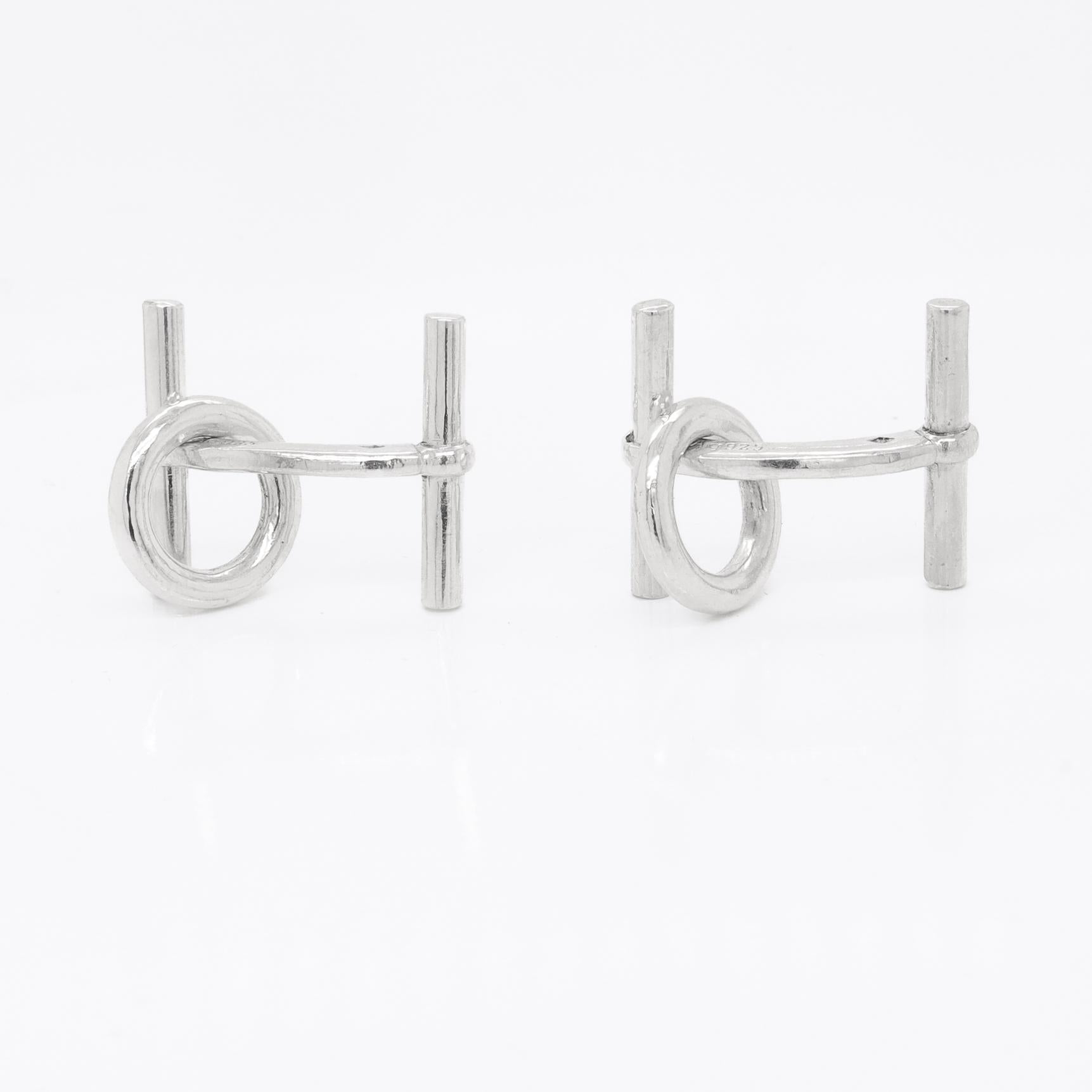 Vintage Hermes Sterling Silver Figural Snaffle Bit Equestrian Cufflinks In Good Condition For Sale In Philadelphia, PA