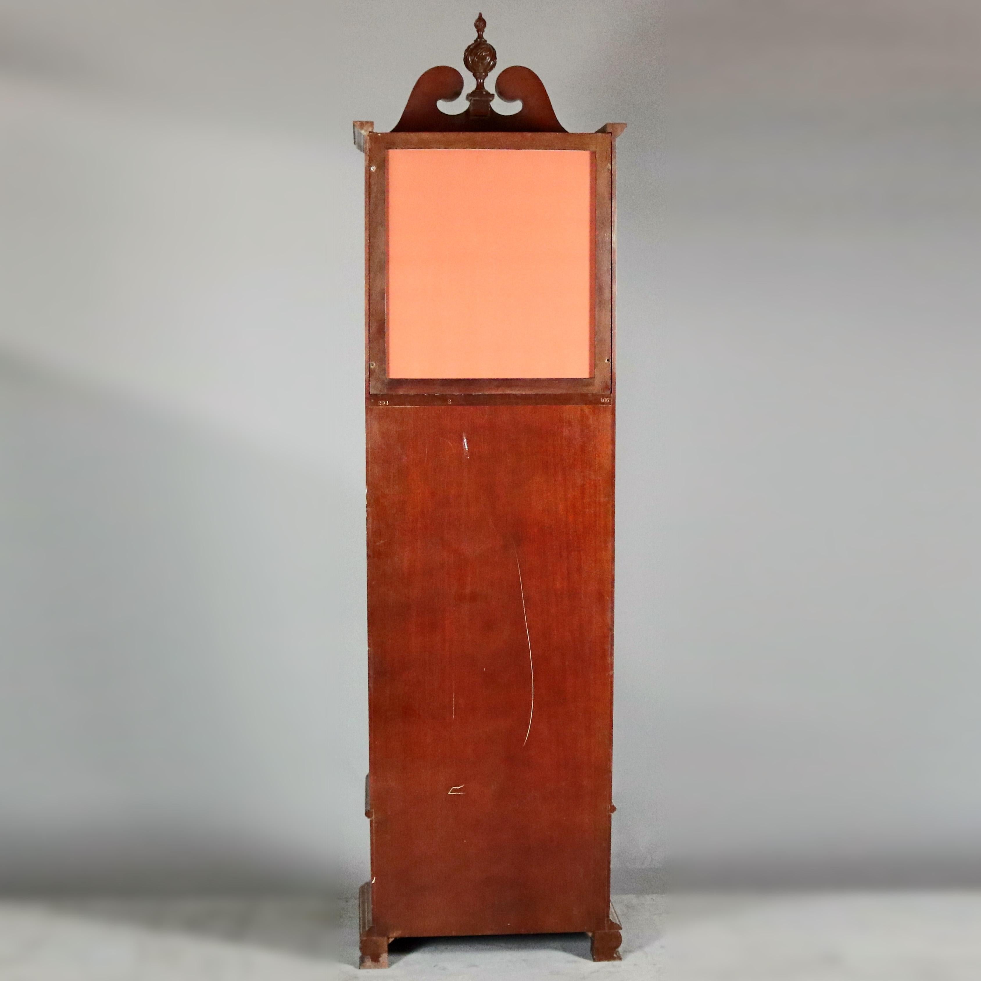 Vieille horloge Herschede 9-tubes en acajou sculpté:: 20ème siècle Bon état à Big Flats, NY