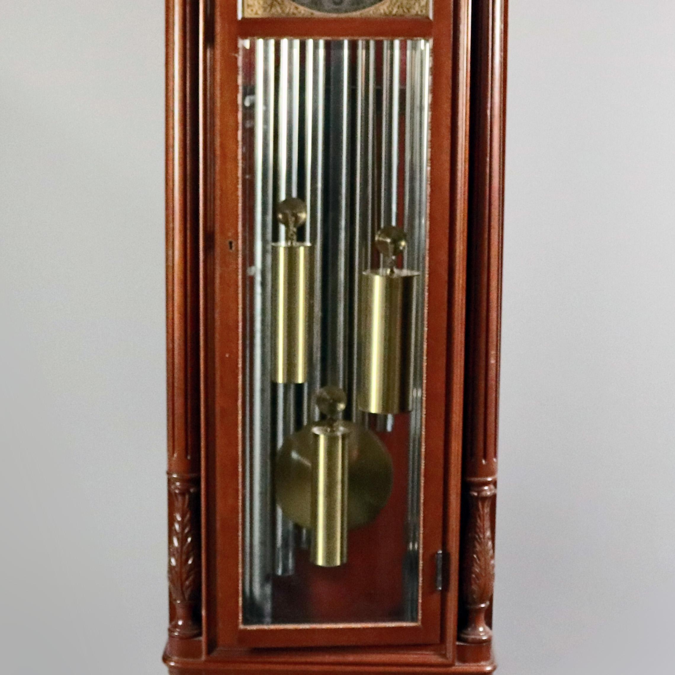Acajou Vieille horloge Herschede 9-tubes en acajou sculpté:: 20ème siècle