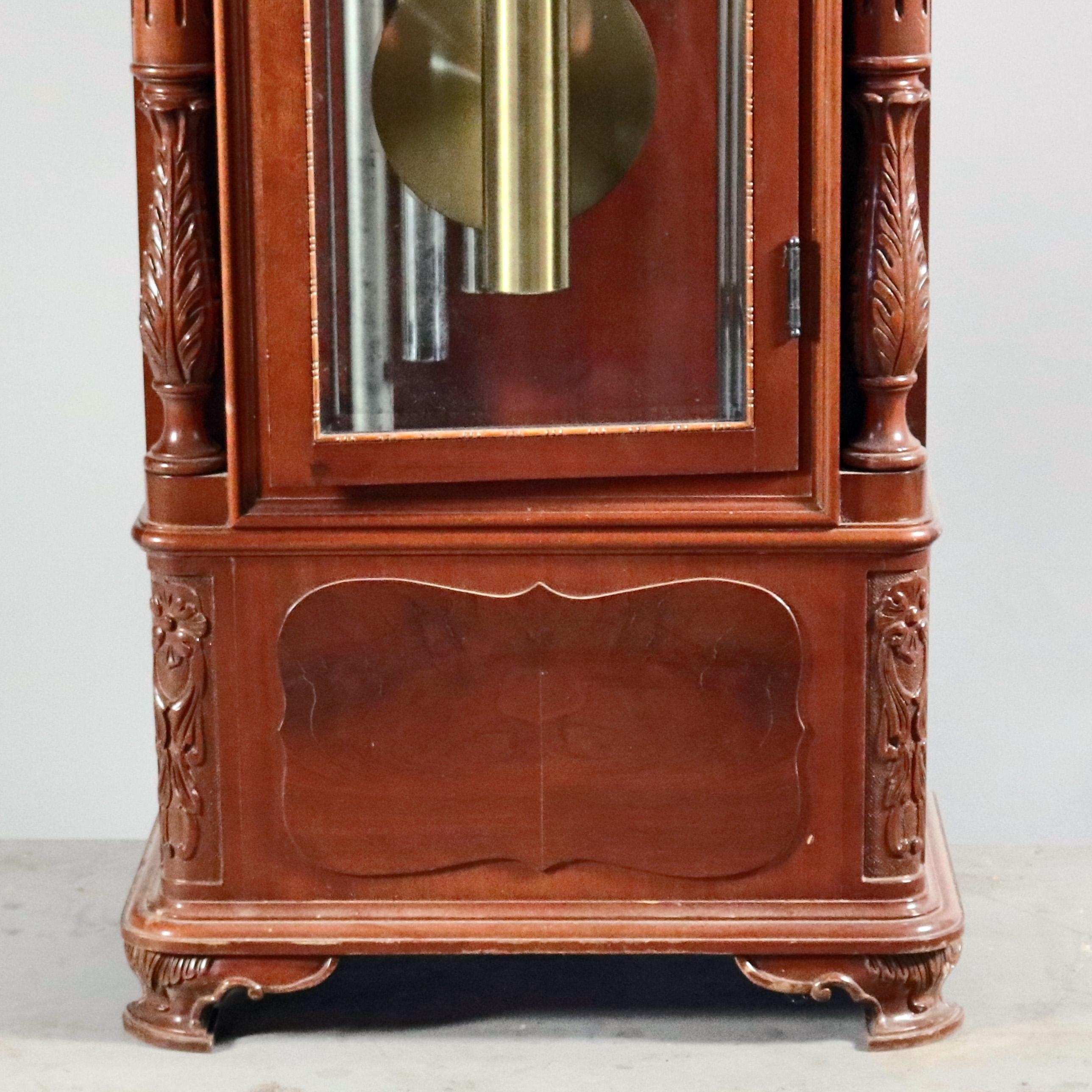 Vieille horloge Herschede 9-tubes en acajou sculpté:: 20ème siècle 1