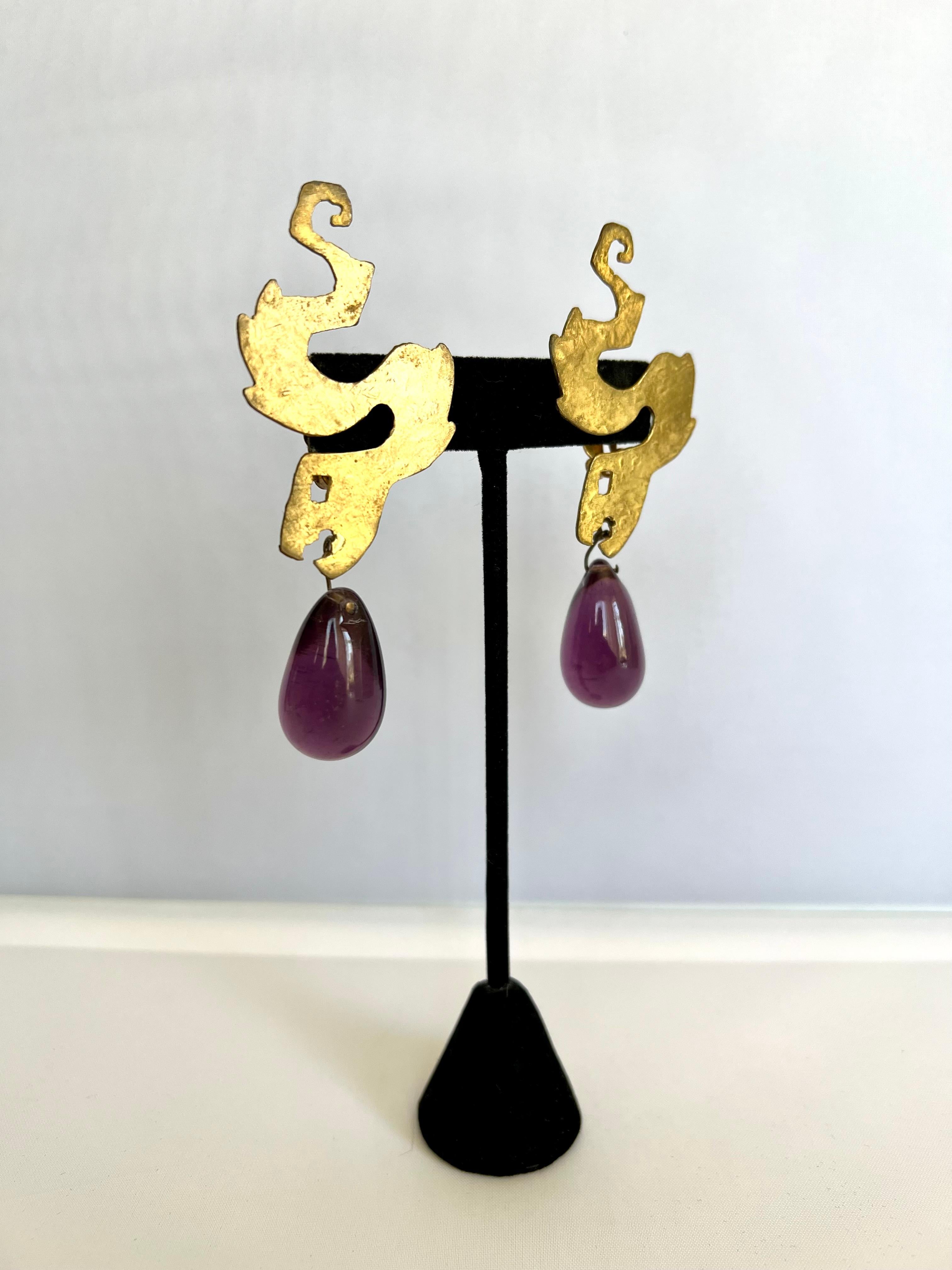 Vintage Herve Van der Straeten artisan clip-on statement earrings comprised out of hammered mat gilt metal with large 