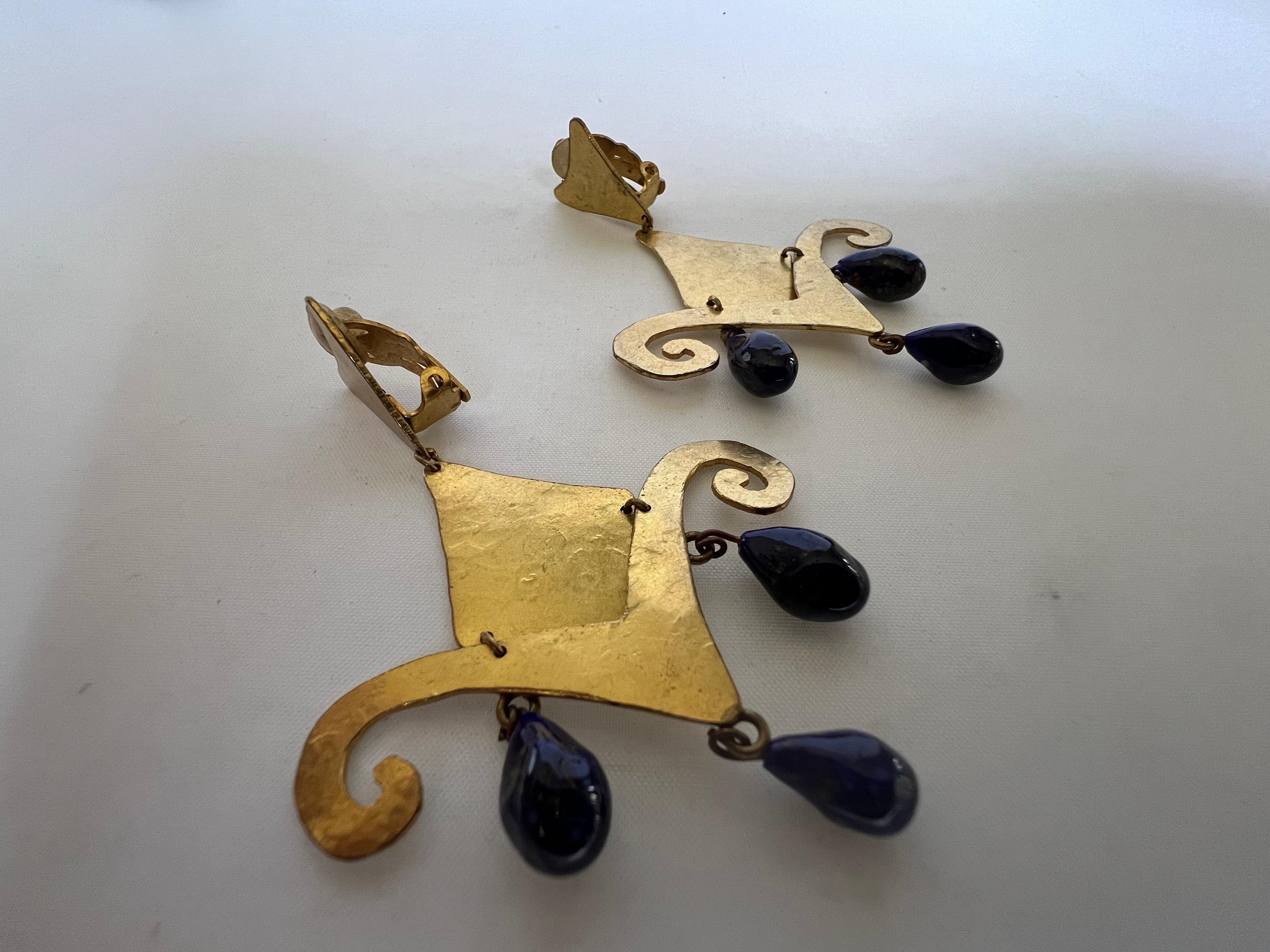 Vintage Herve Van Der Straeten Gilt Blue Drop Earrings In Excellent Condition For Sale In Palm Springs, CA