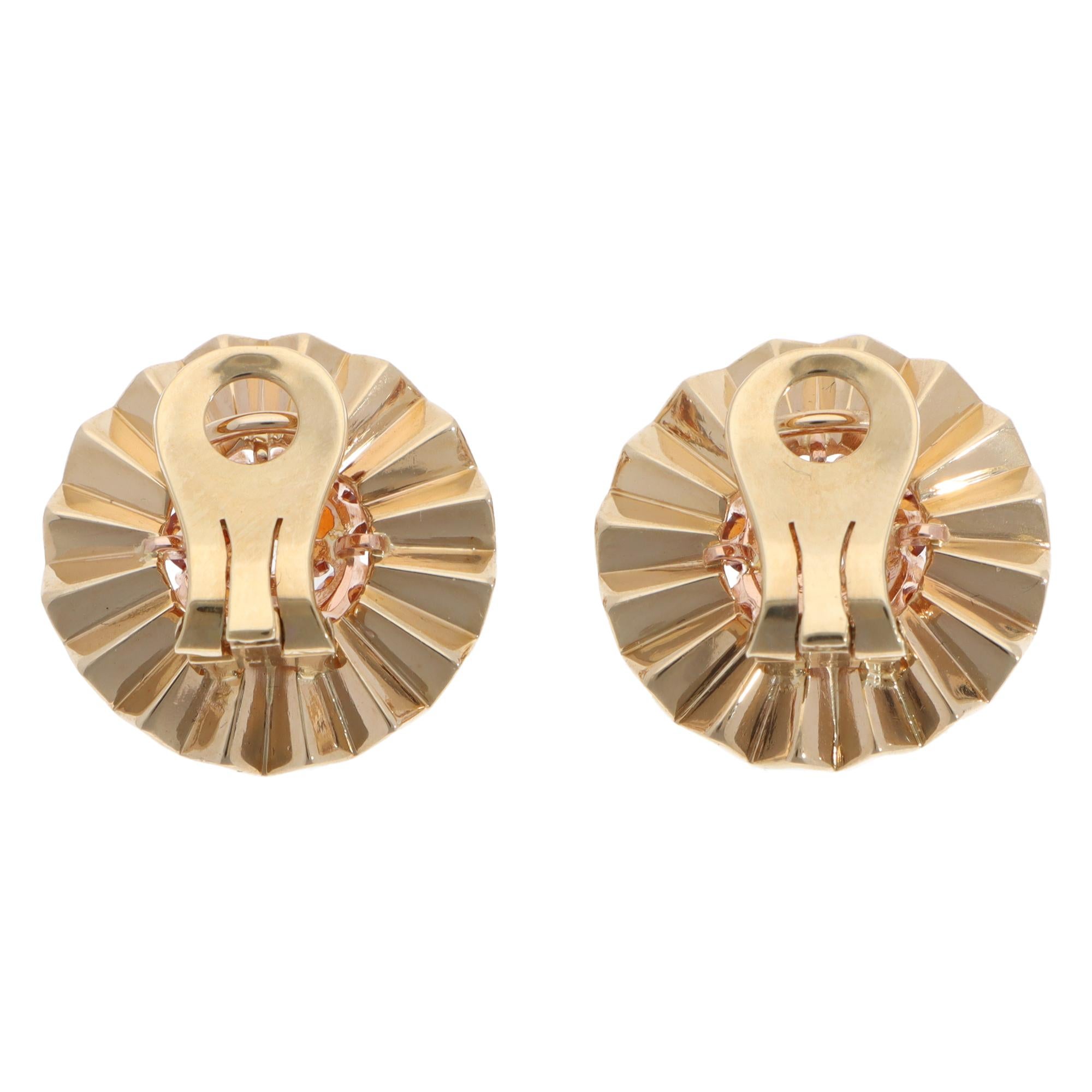 Vintage Hessonite Garnet and Diamond Floral Clip Earrings in Yellow Gold In Excellent Condition In London, GB