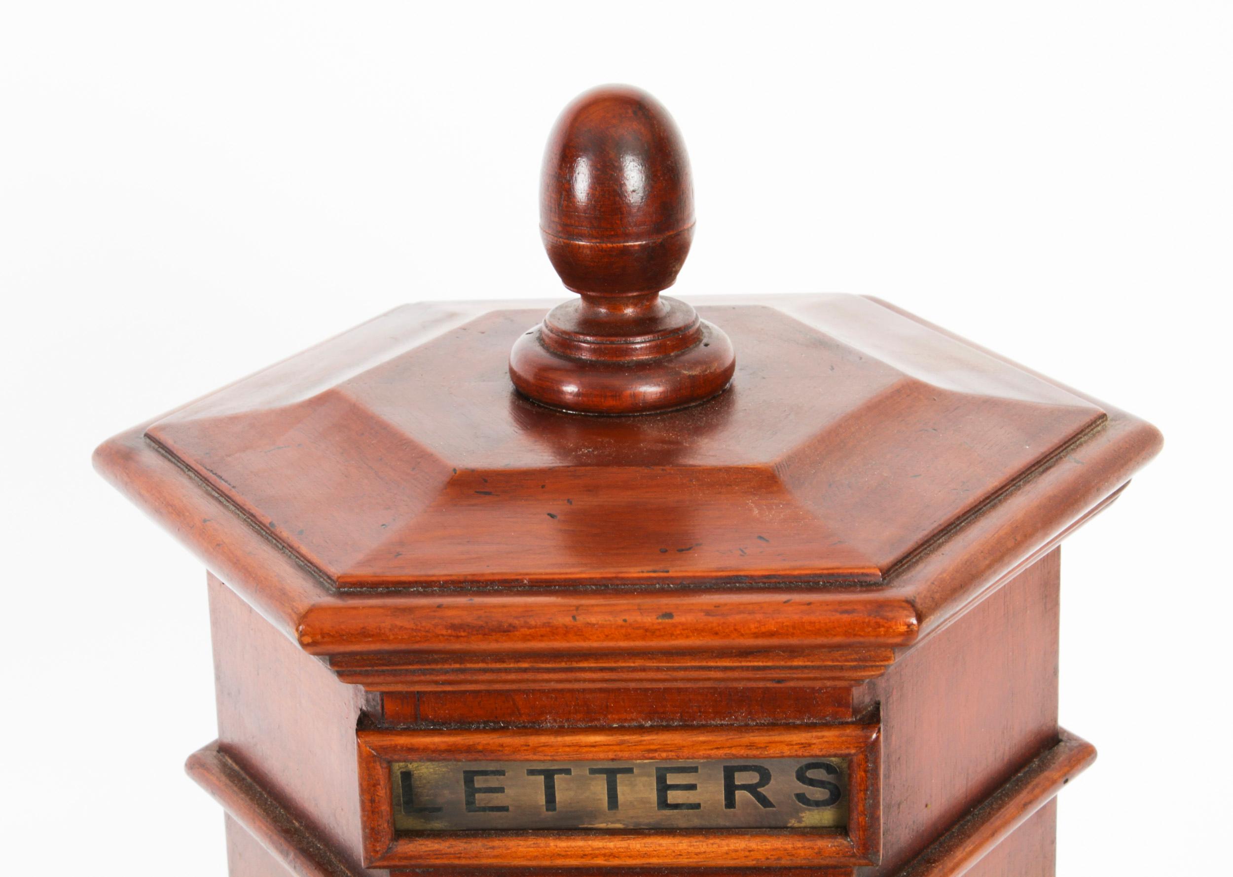 Vintage Hexagonal Country House Pillar Post Letter Box Cabinet 20th Century In Good Condition For Sale In London, GB