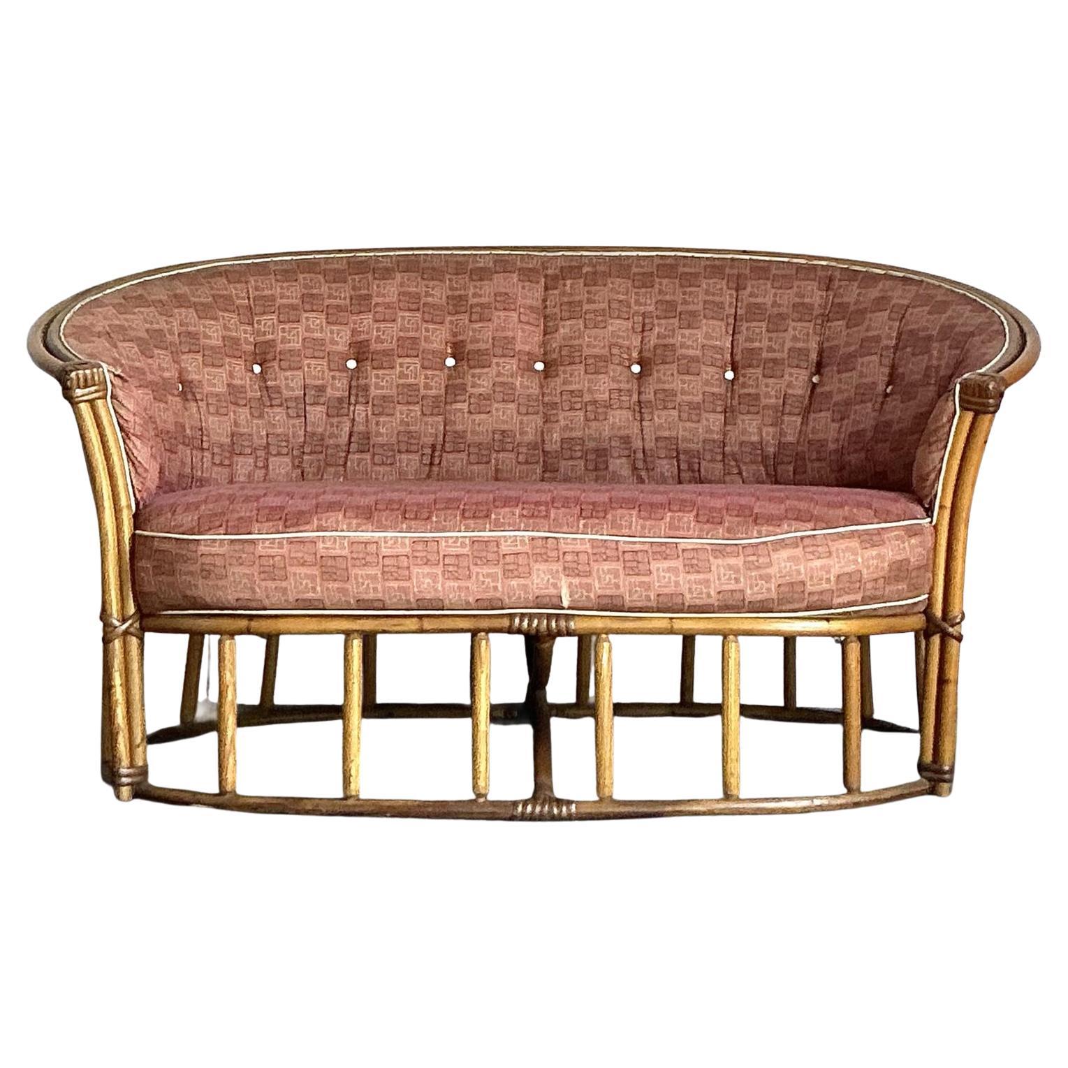 Vintage Heywood Wakefield Loveseat de bañera moderno de mediados de siglo en venta