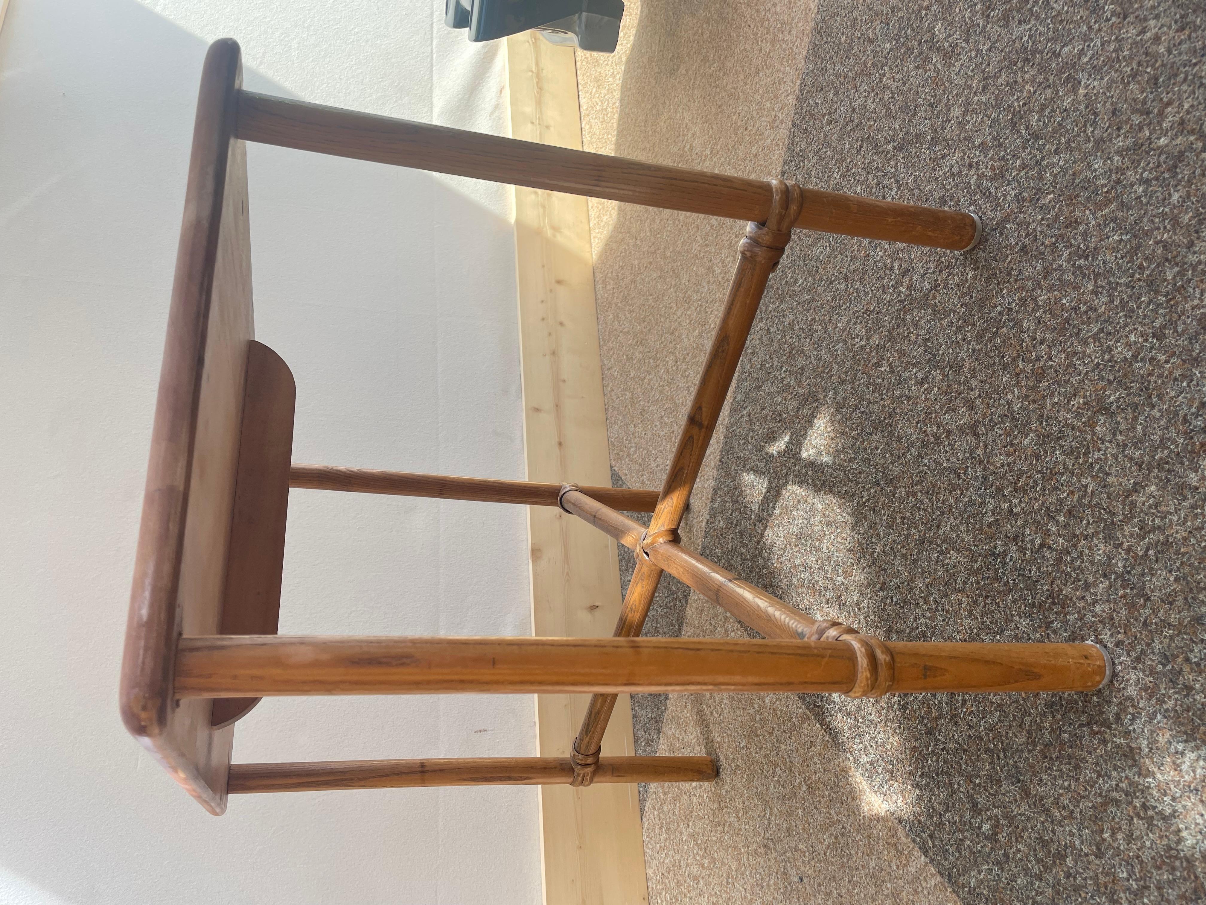 Milieu du XXe siècle Table d'appoint Heywood-Wakefield en rotin, modèle 816G, vers les années 1940 en vente