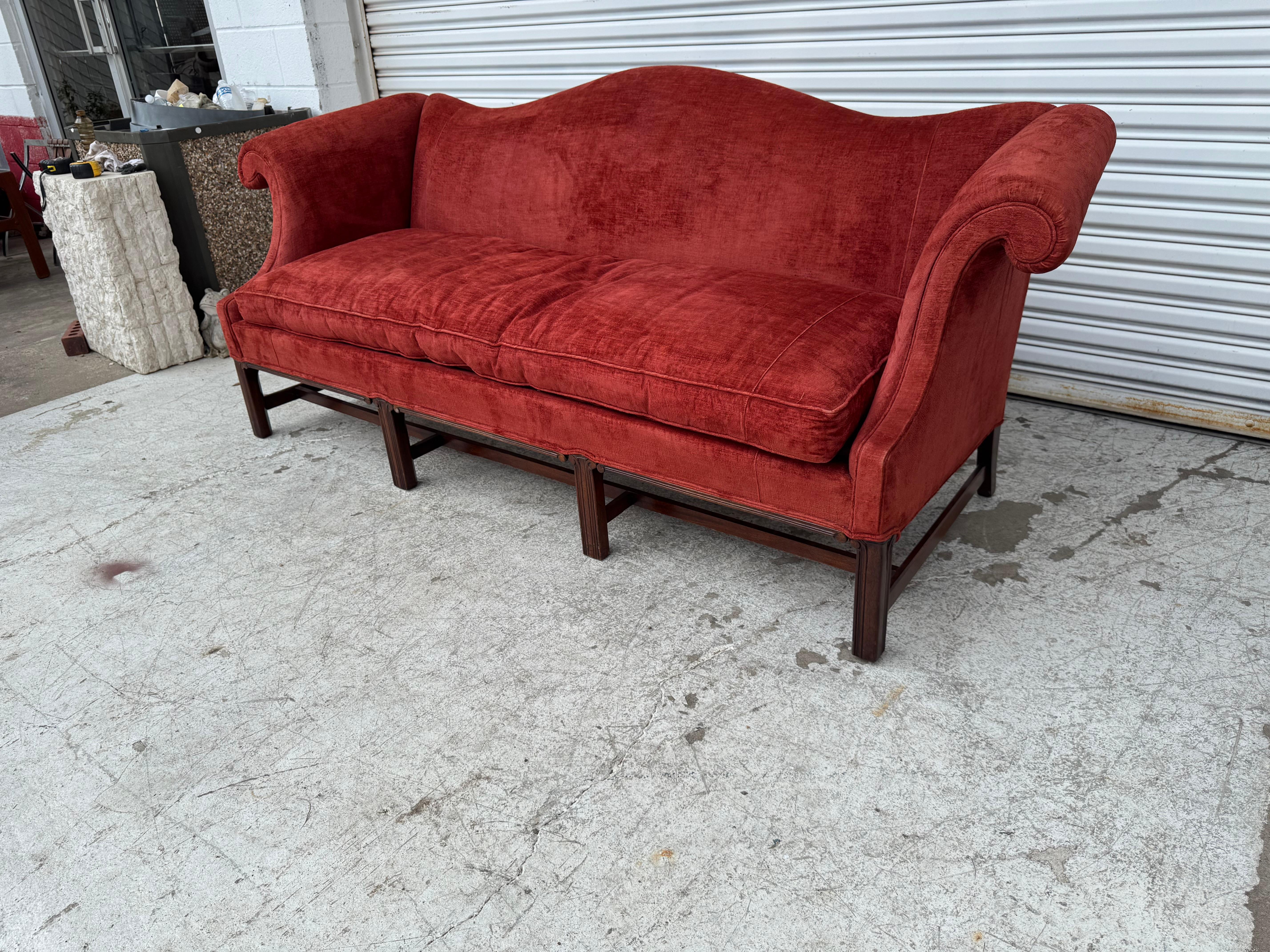 Vintage Hickory Chippendale Sofa In Good Condition For Sale In Pasadena, TX