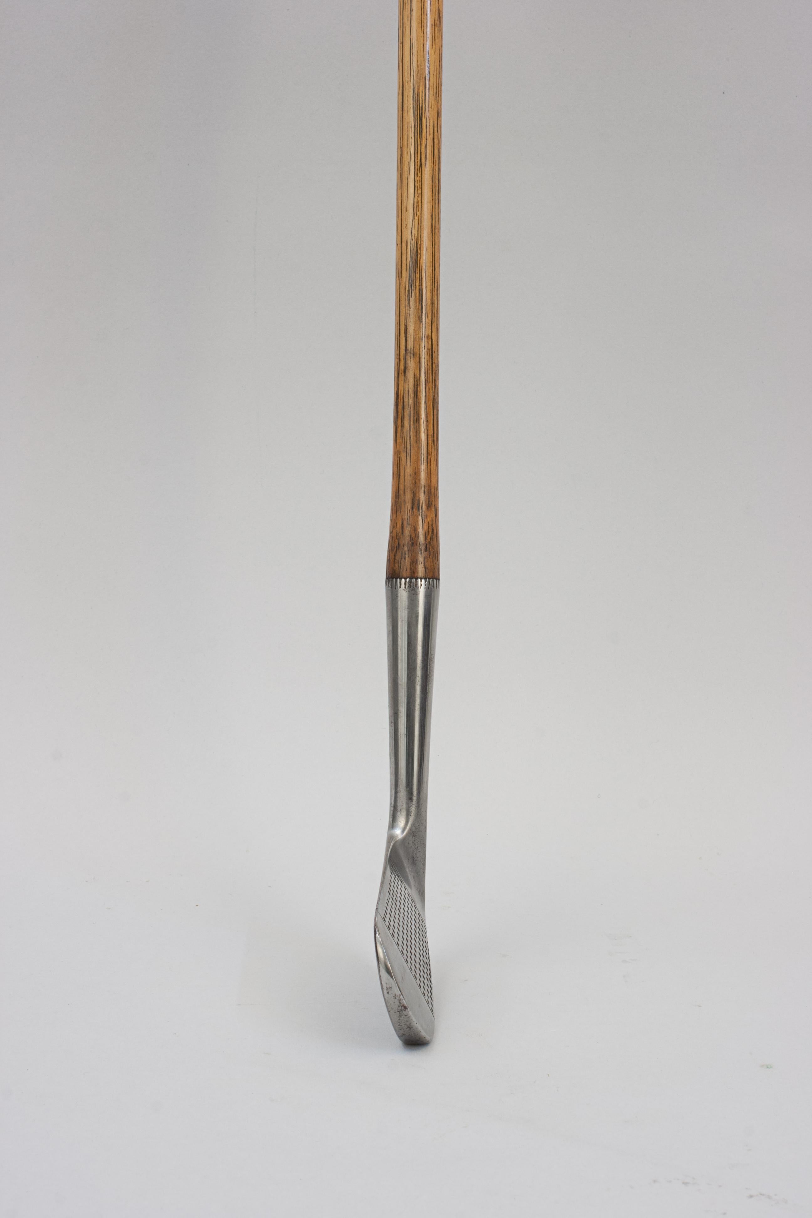 British Vintage Hickory Golf Club, Mid Iron. For Sale