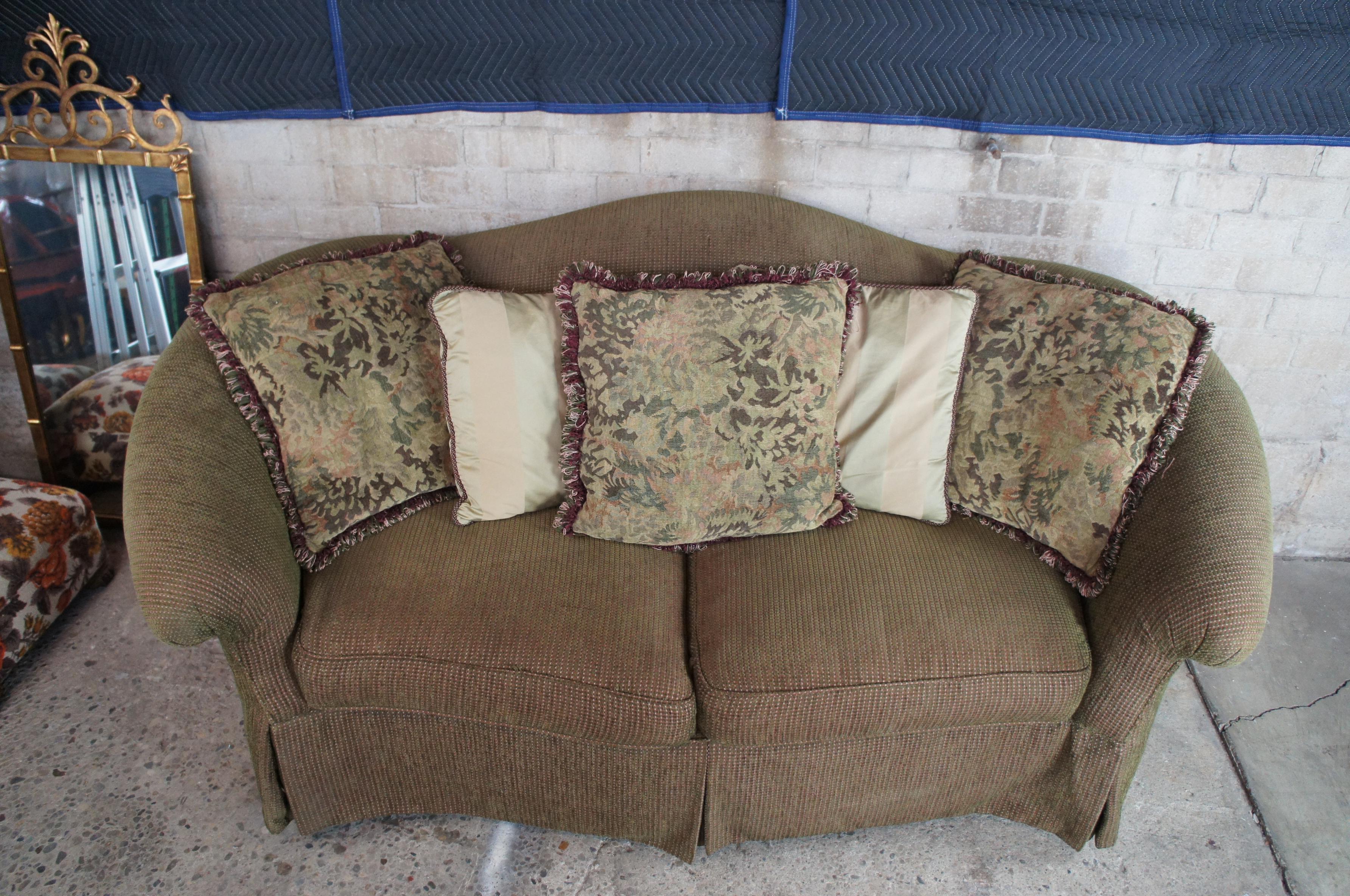 Vintage Hickory White Serpentine Camel Back Traditional Rolled Arm Sofa For Sale 4
