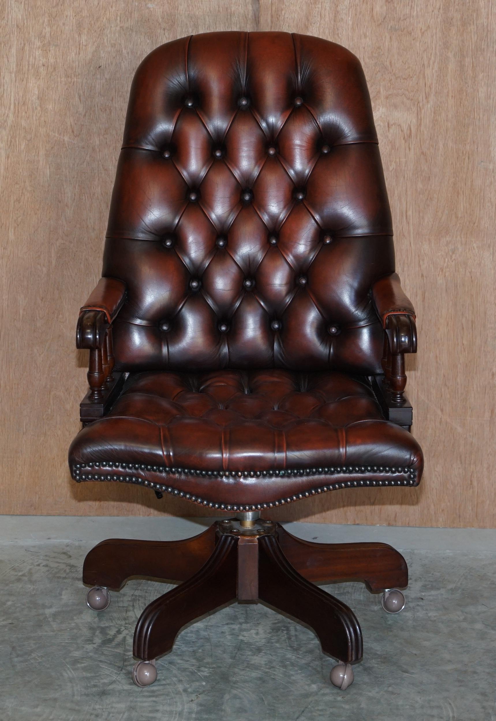 We are delighted to offer for sale this lovely original vintage high back hand dyed Chestnut brown leather Chesterfield tufted captains chair

A very good looking well made and comfortable directors chair. Its chesterfield buttoned both back and