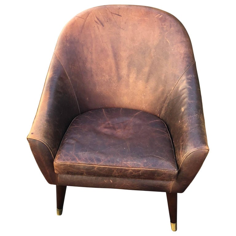 Vintage High Back Leather Club Chair For Sale at 1stdibs