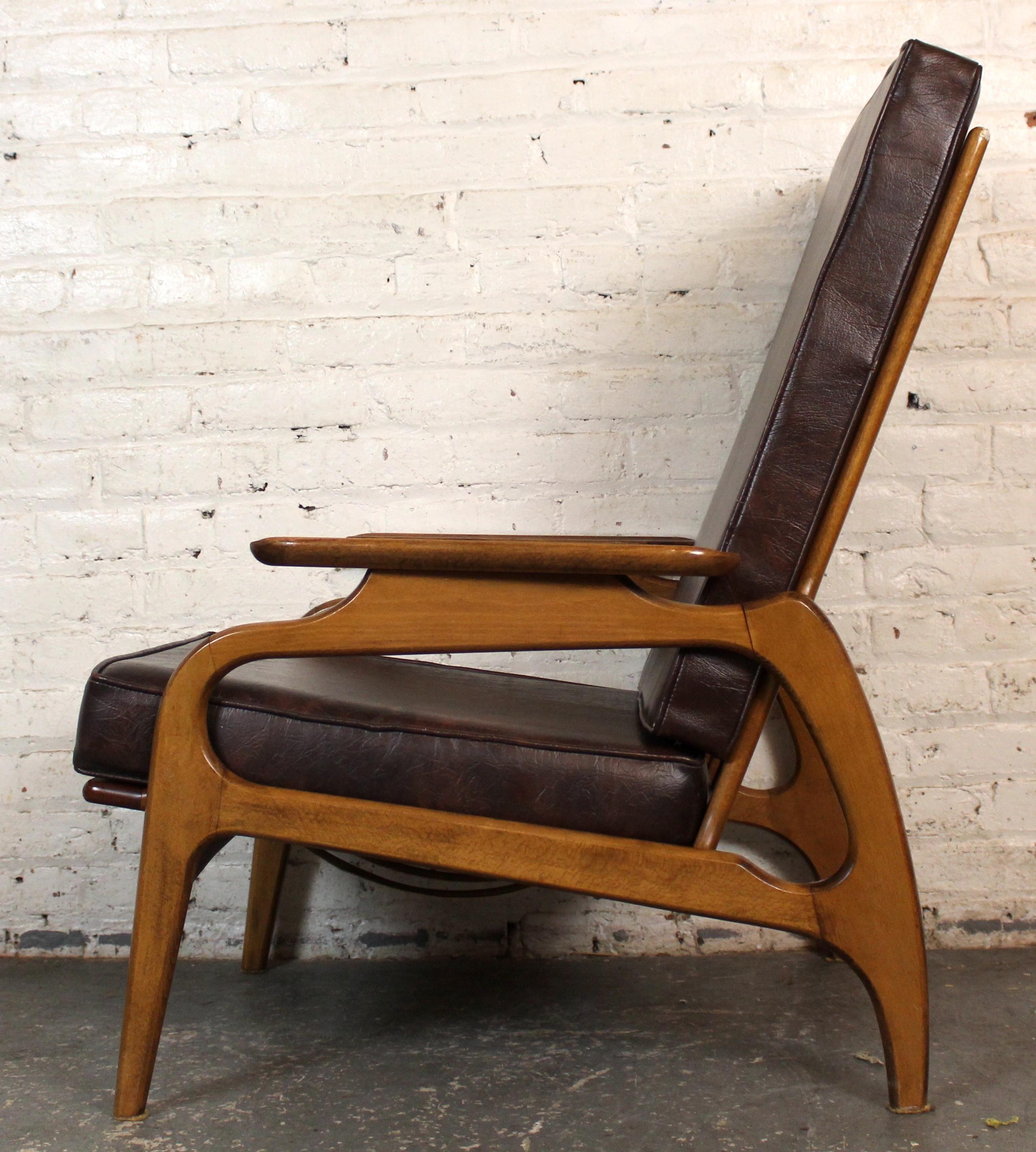 20ième siècle Chaise longue vintage à dossier haut en noyer par Adrian Pearsall pour Craft Associates en vente