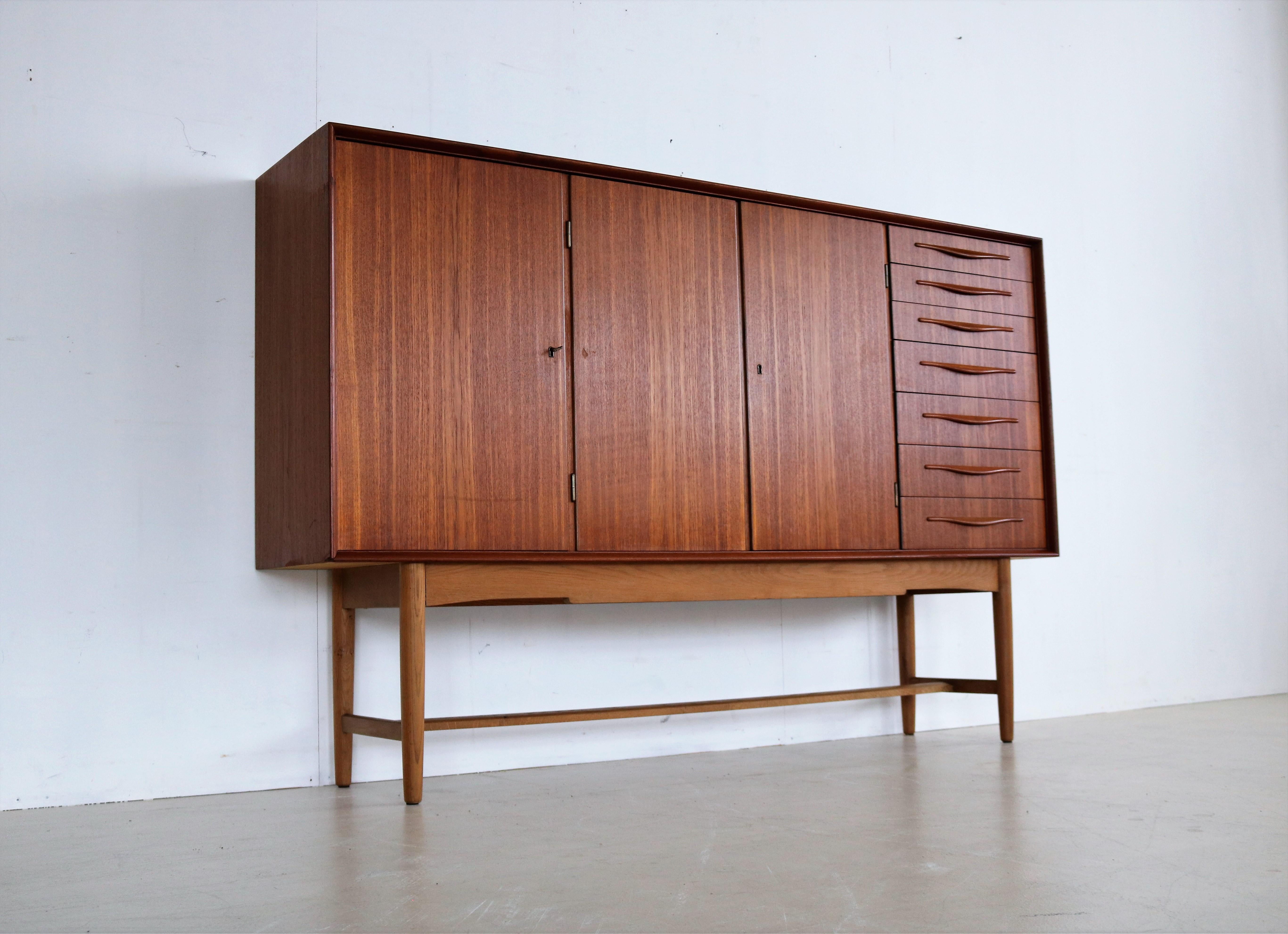 Vintage High Board Dresser Cabinet 60s Danish In Good Condition For Sale In GRONINGEN, NL