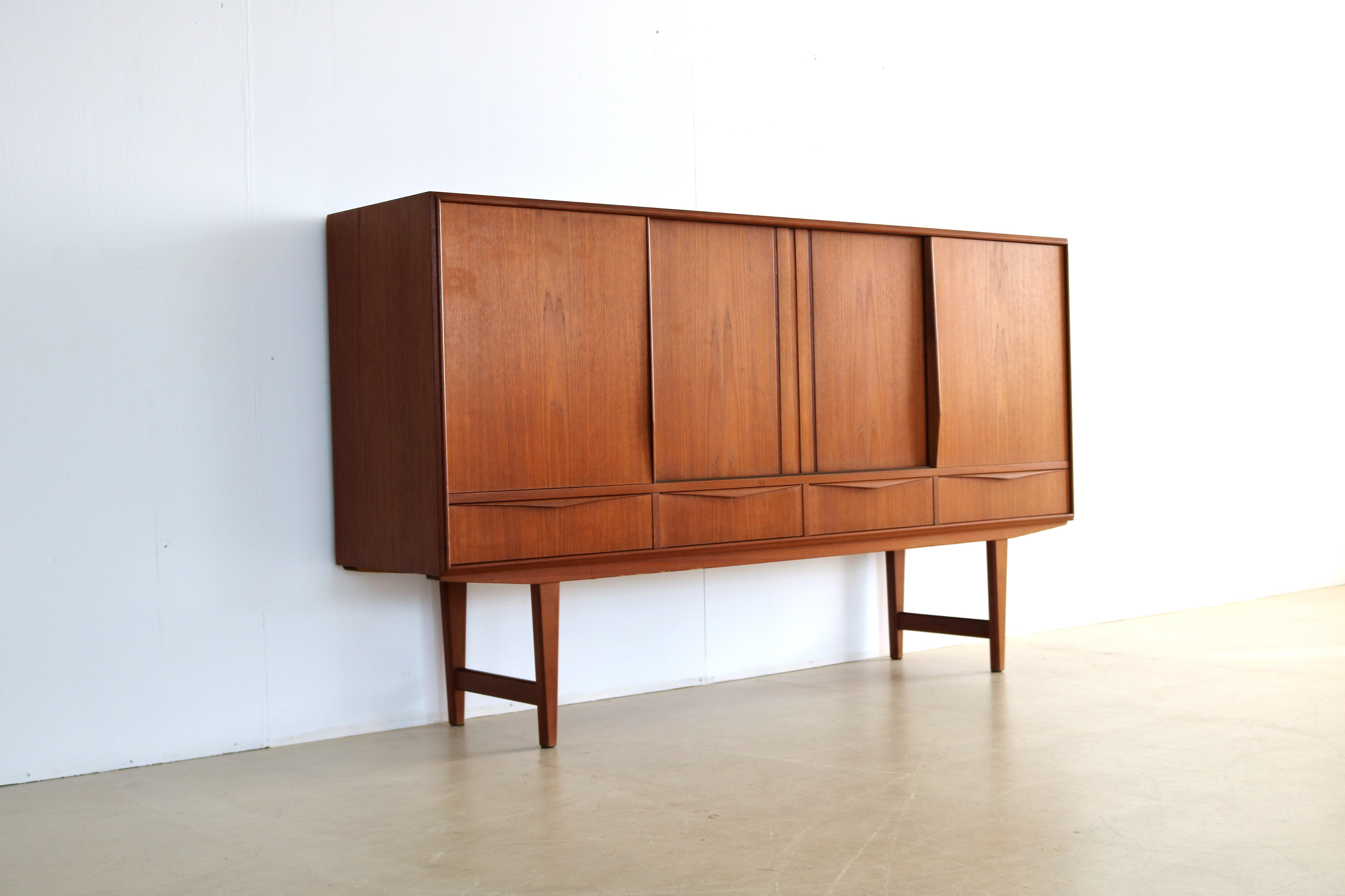 Vintage High Board Wall Cabinet E.W. Bach Danish In Good Condition For Sale In GRONINGEN, NL