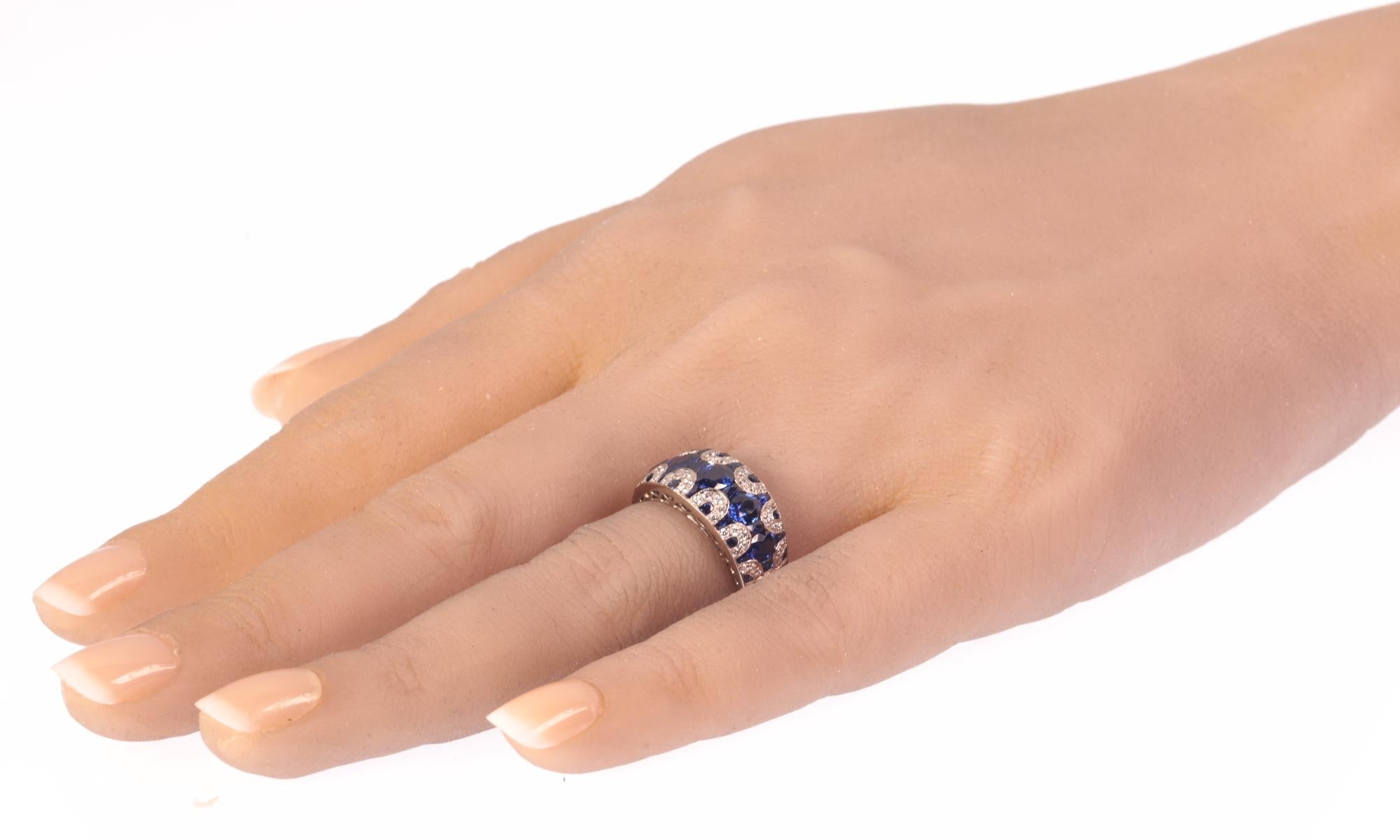 Vintage High Quality 1970s Ring with Diamonds and Sapphire, Great Model For Sale 7