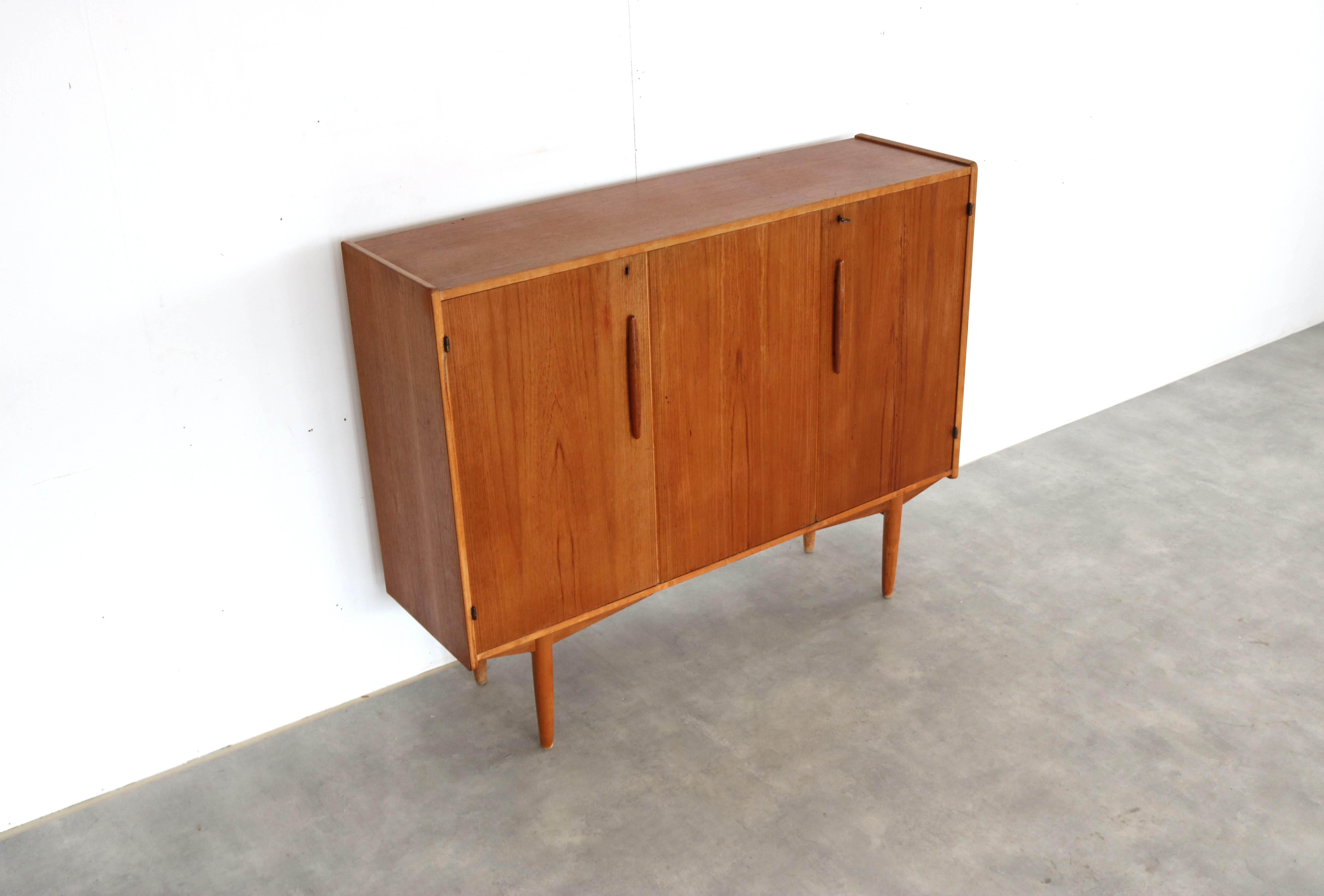 tablero alto vintage  aparador  1960s  Sueco en venta 6