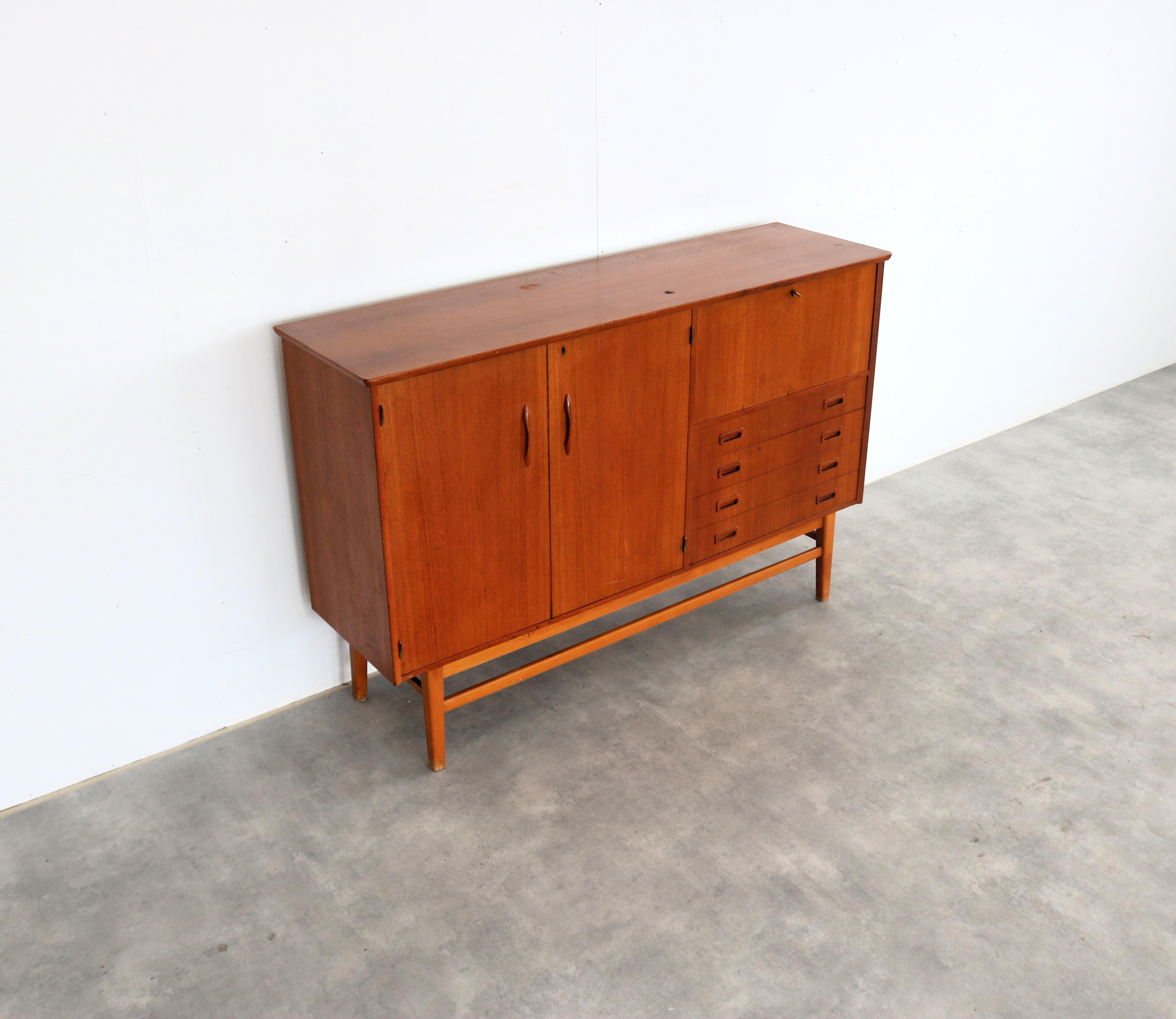 tablero alto vintage  aparador  1960s  Sueco en venta 7