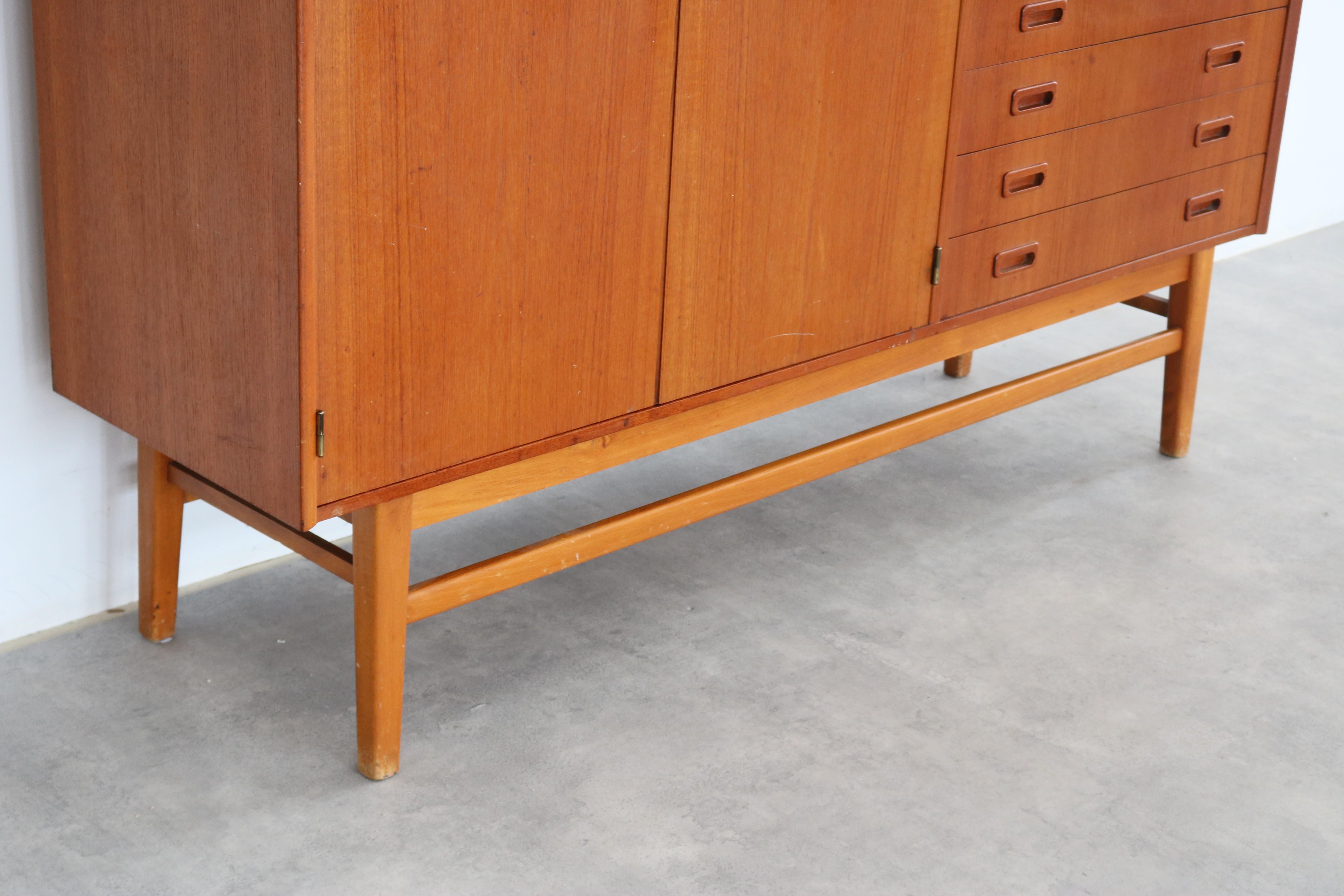 tablero alto vintage  aparador  1960s  Sueco Roble en venta