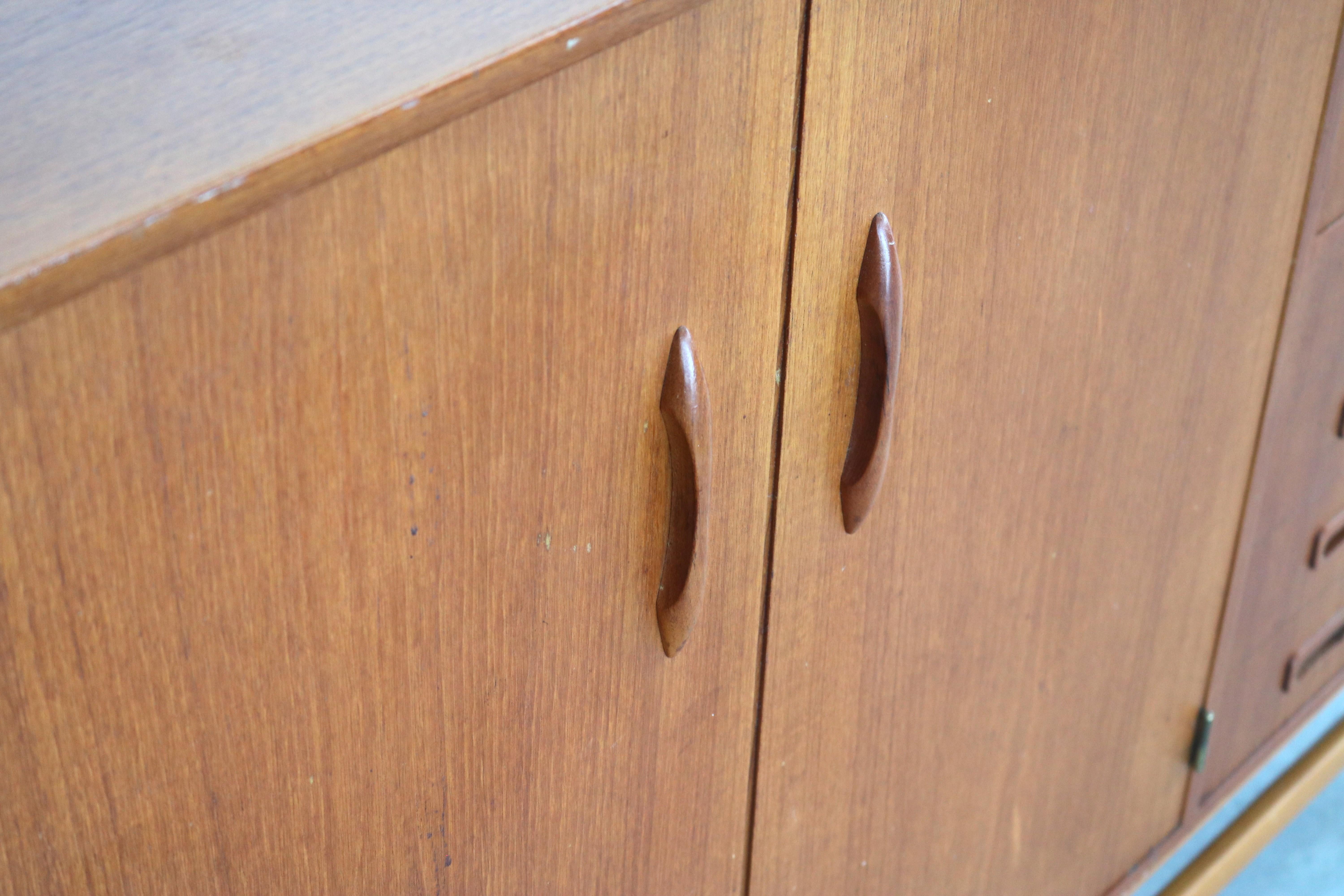 tablero alto vintage  aparador  1960s  Sueco en venta 1