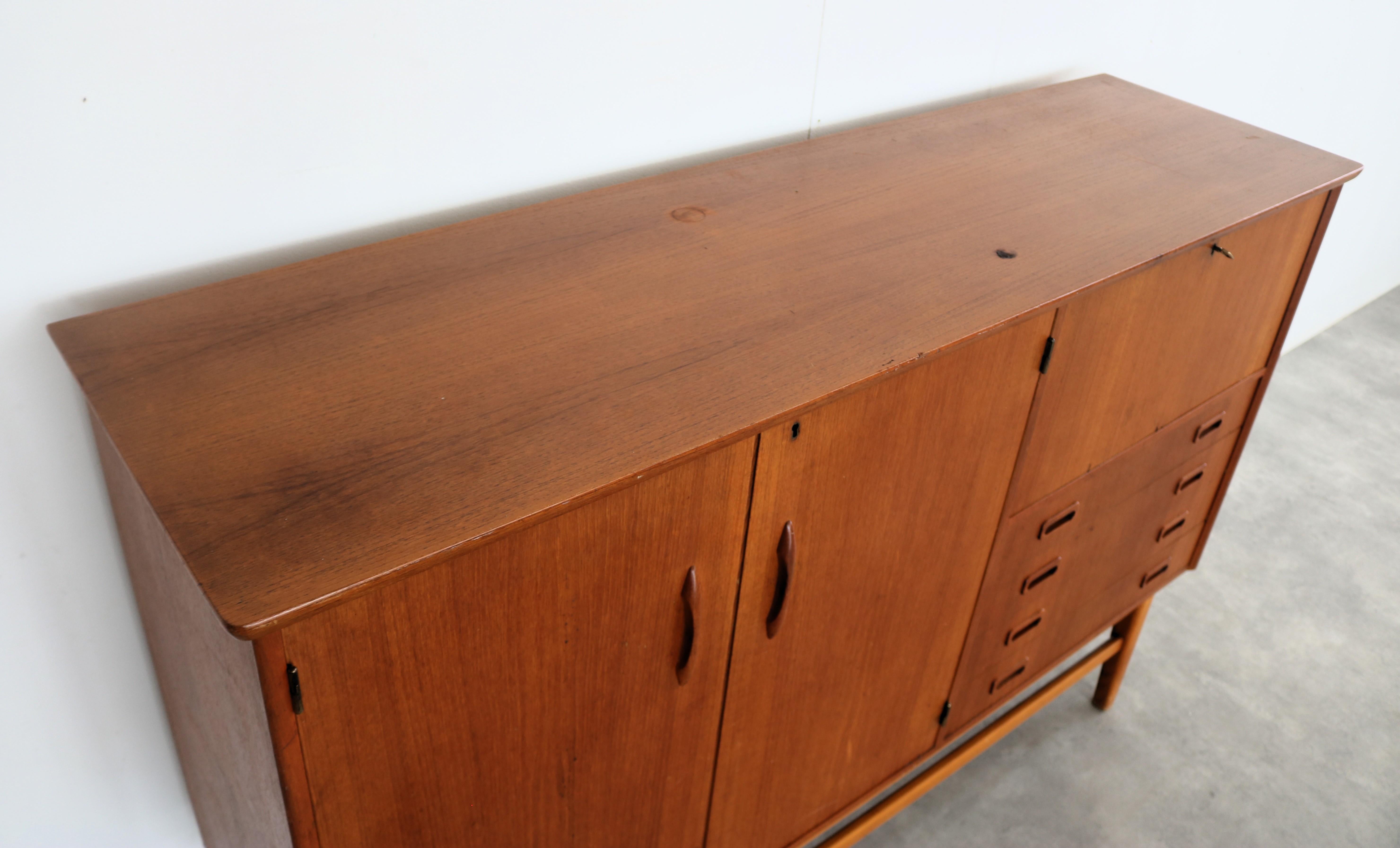 tablero alto vintage  aparador  1960s  Sueco en venta 2