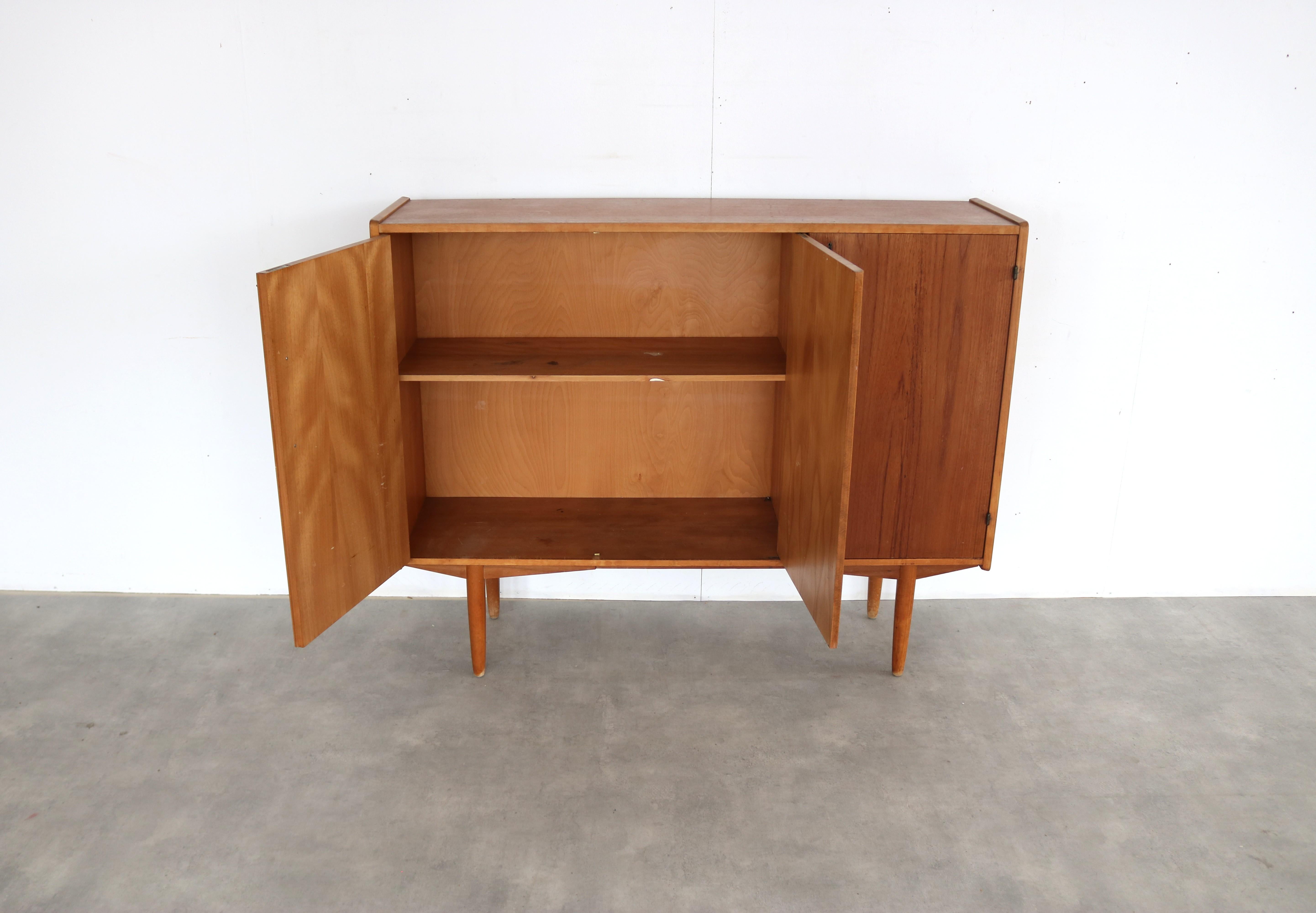 tablero alto vintage  aparador  1960s  Sueco en venta 4