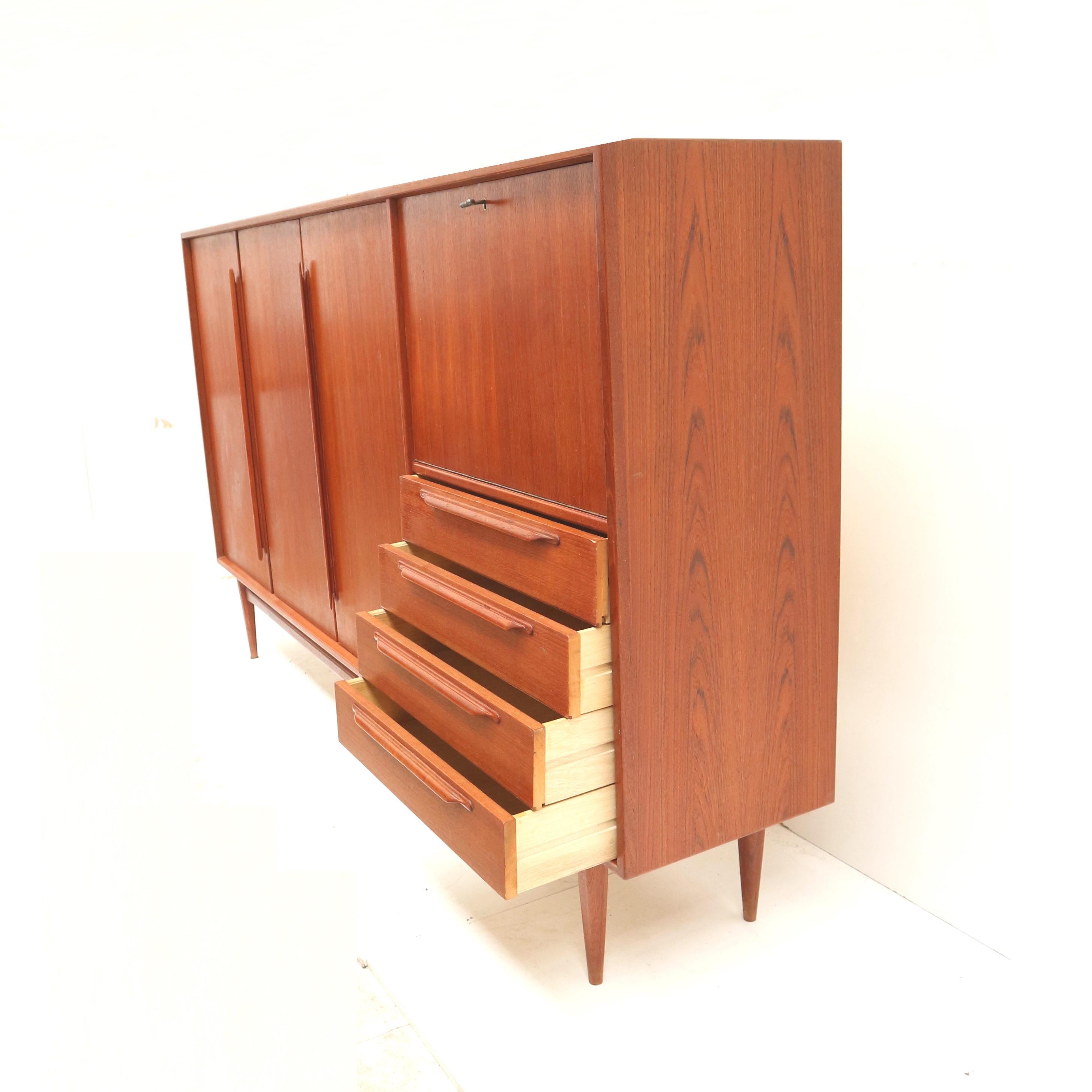 Vintage highboard / sideboard by Heinrich Riestenpatt made in the 60s For Sale 5