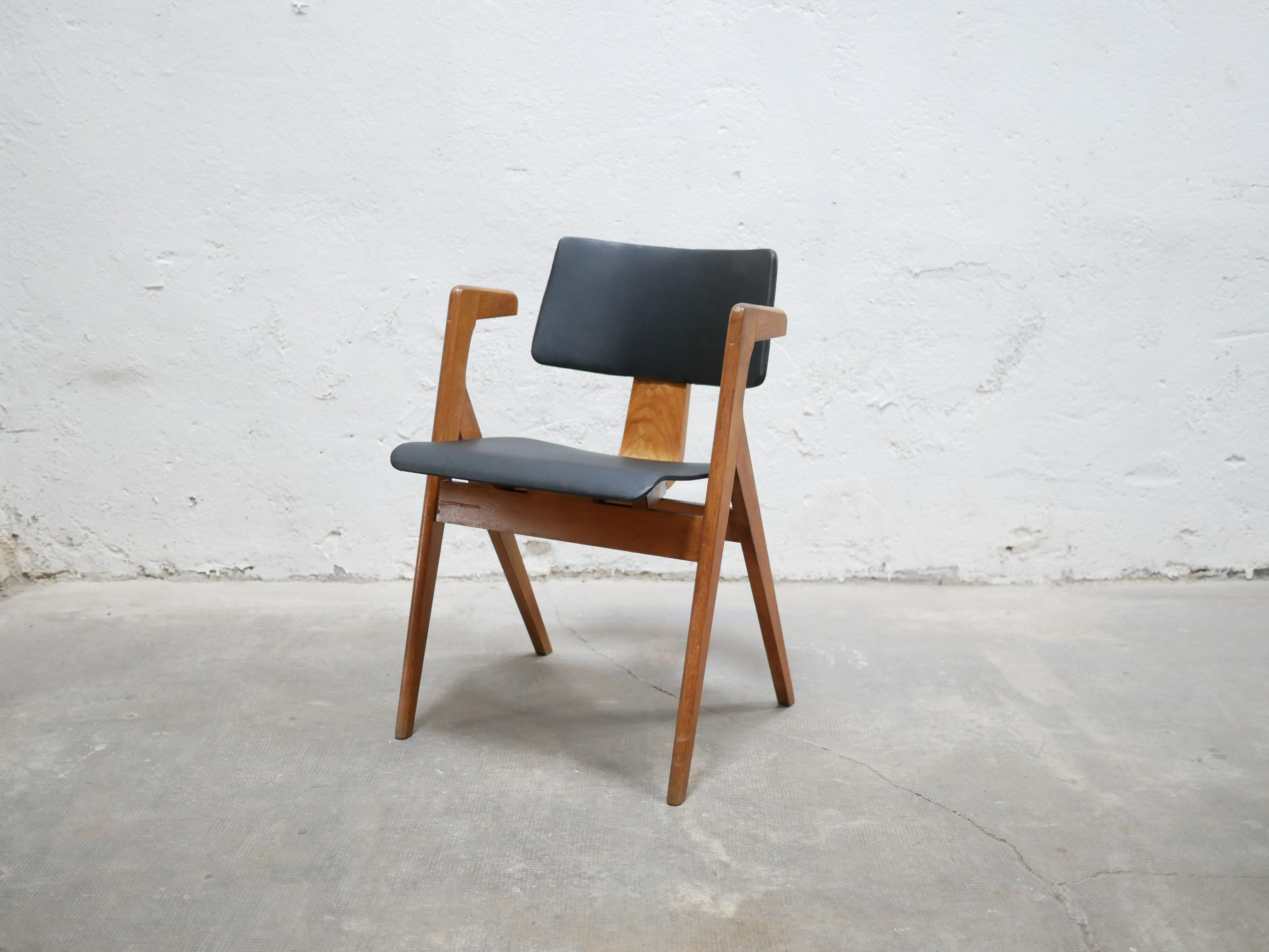 Vintage Hillestak Armchair by Lucienne and Robin Day for Hille International Edi For Sale 2