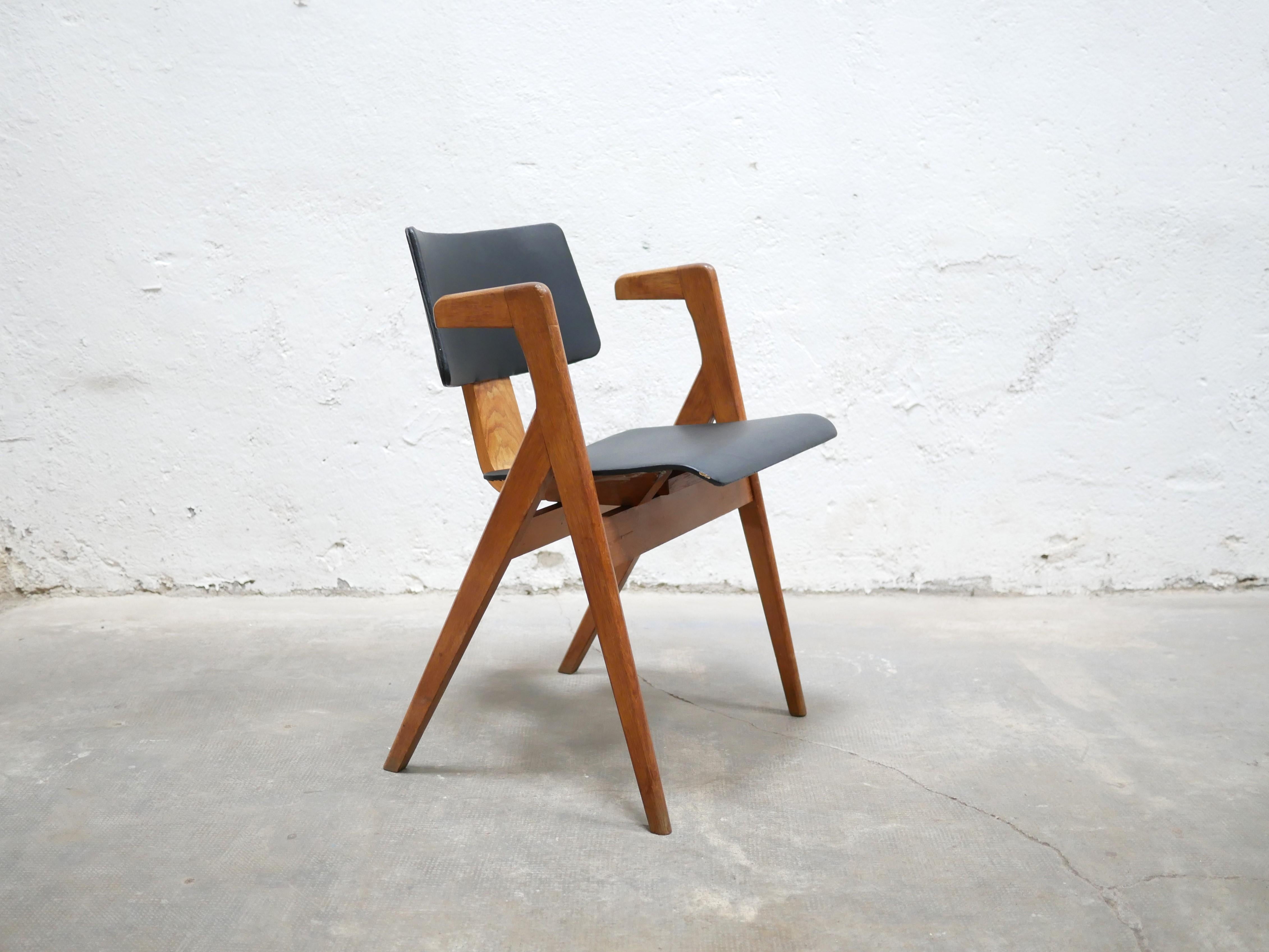 English Vintage Hillestak Armchair by Lucienne and Robin Day for Hille International Edi For Sale
