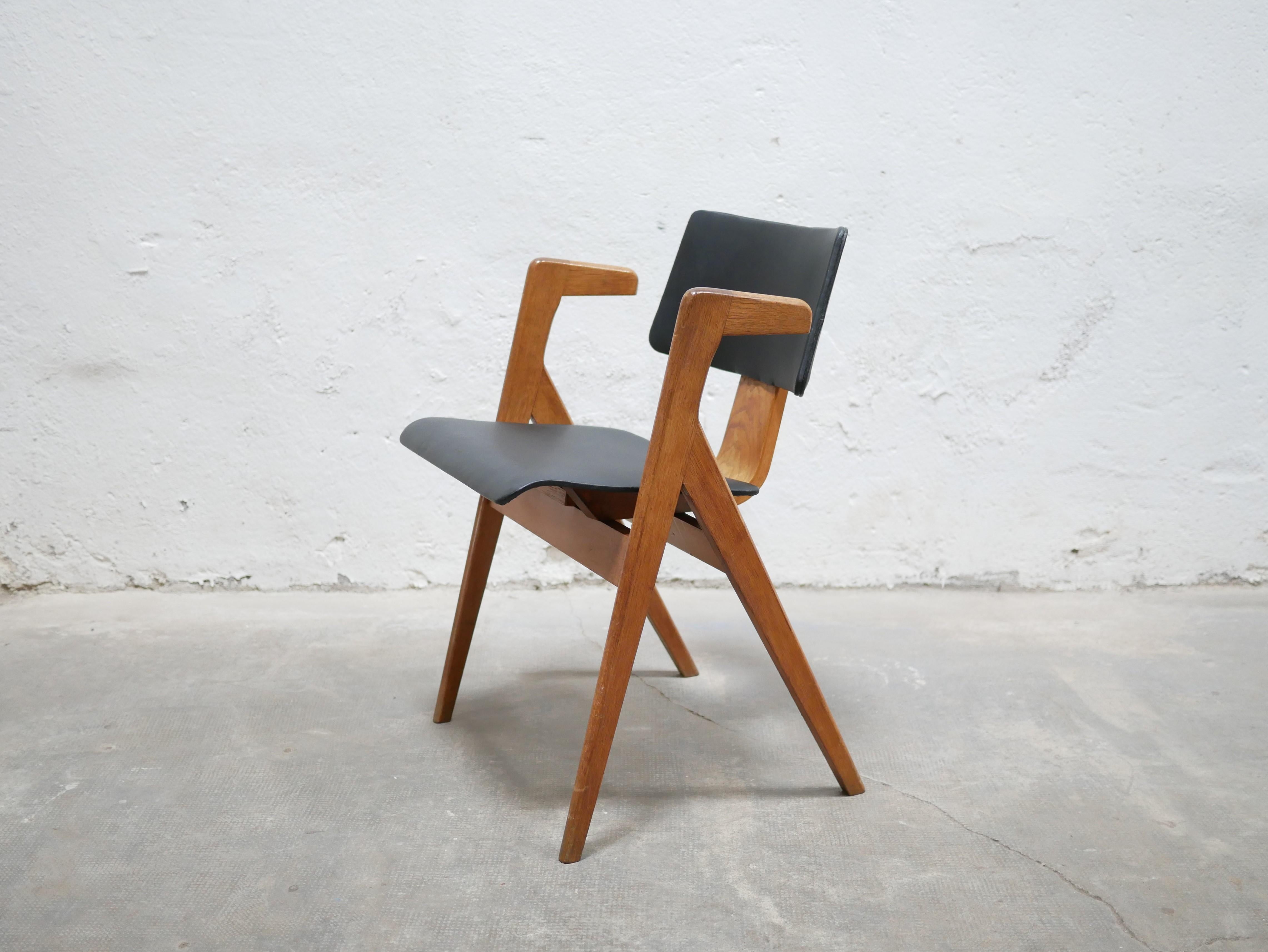Vintage Hillestak Armchair by Lucienne and Robin Day for Hille International Edi For Sale 1