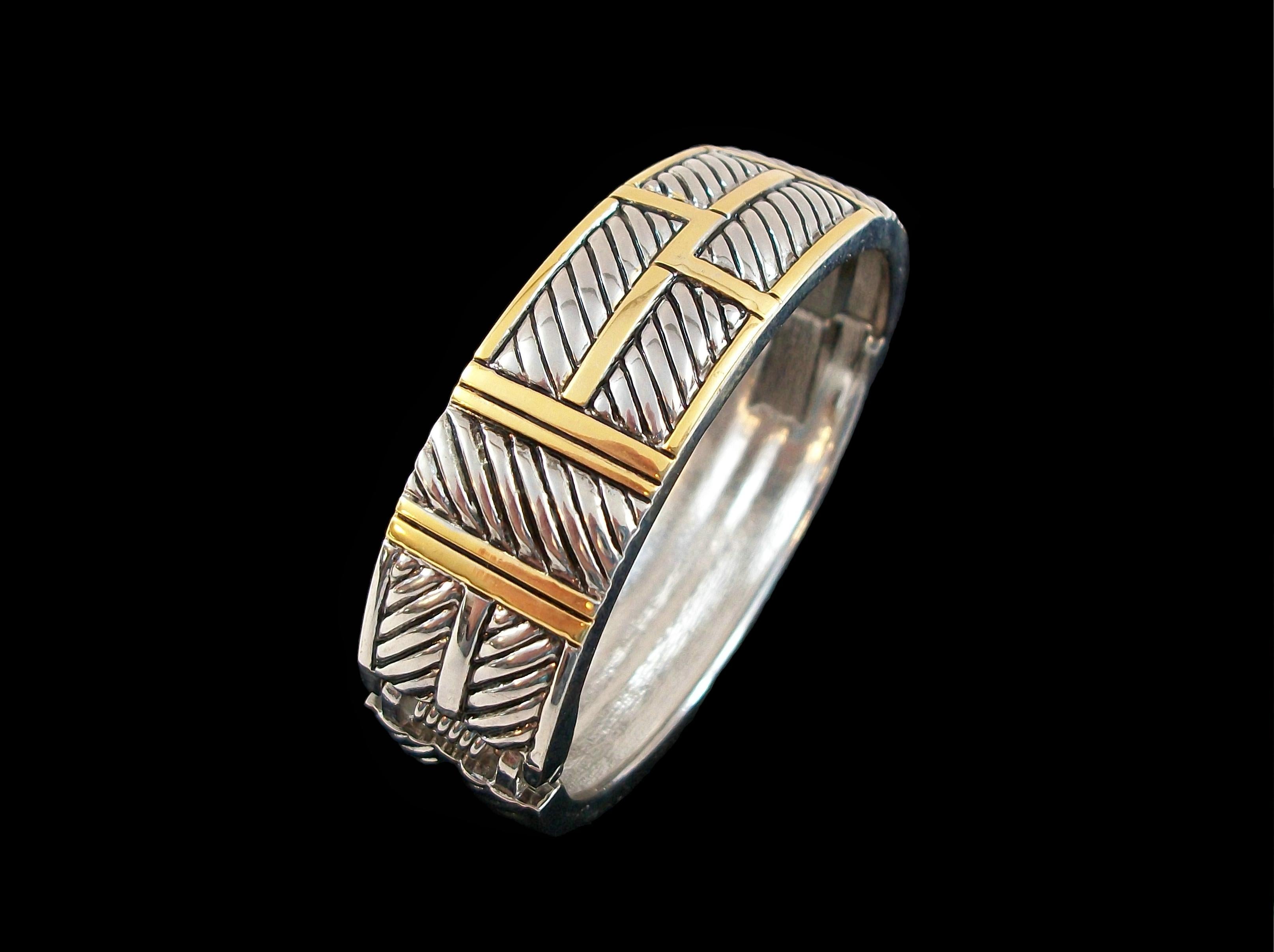 Retro Vintage Hinged Two Tone Metal Clamper Bangle Bracelet - Unsigned - Circa 1980's For Sale