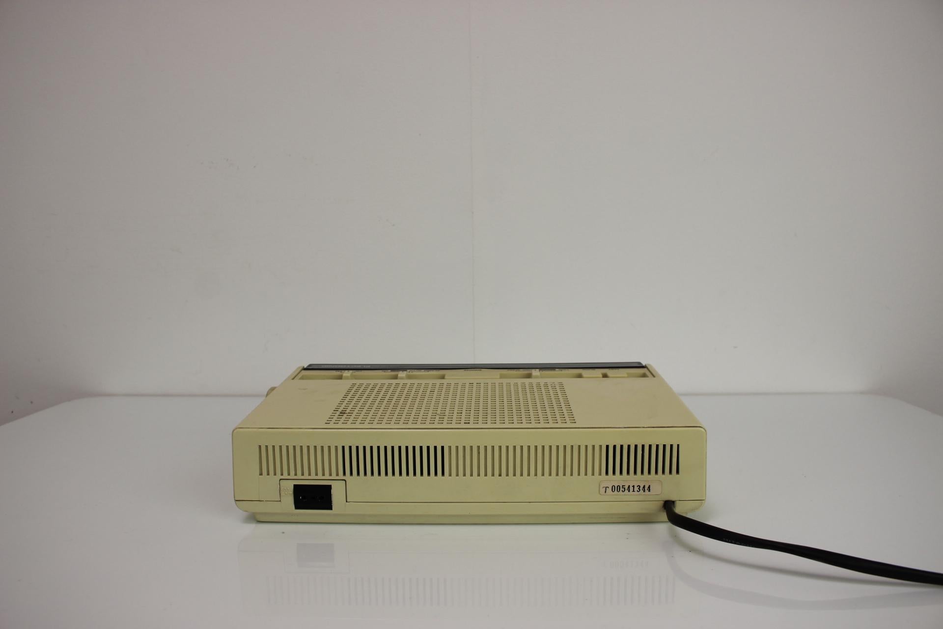 Vintage Hitachi KC-671E Radio Clock, Japan, 1970's 2
