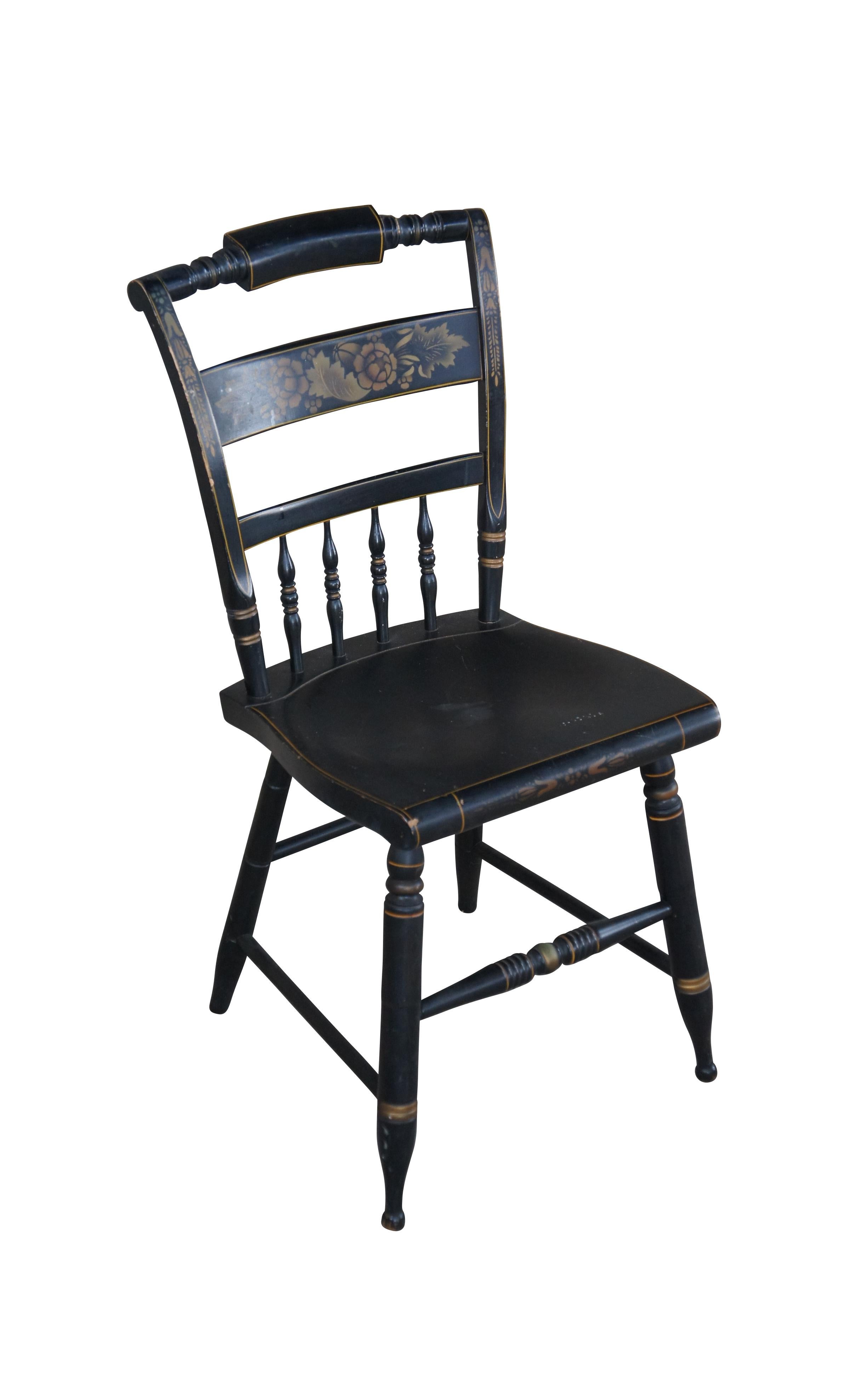Vintage Hitchcock Black & Gold Stenciled Windsor Country Farmhouse Side Chair  In Good Condition In Dayton, OH