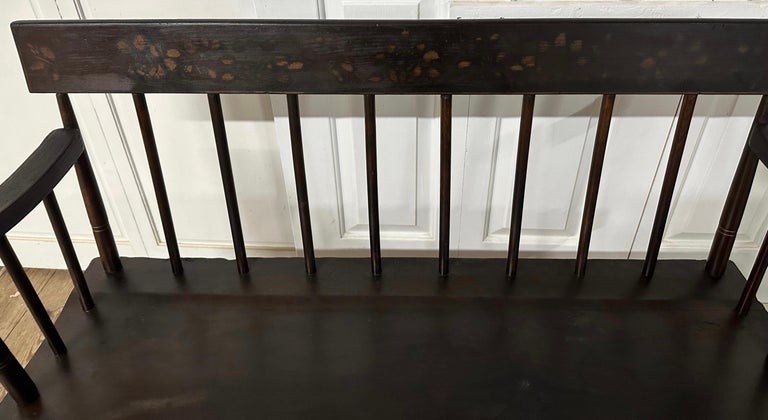 Vintage Hitchcock Style Settee Bench In Good Condition For Sale In Sheffield, MA