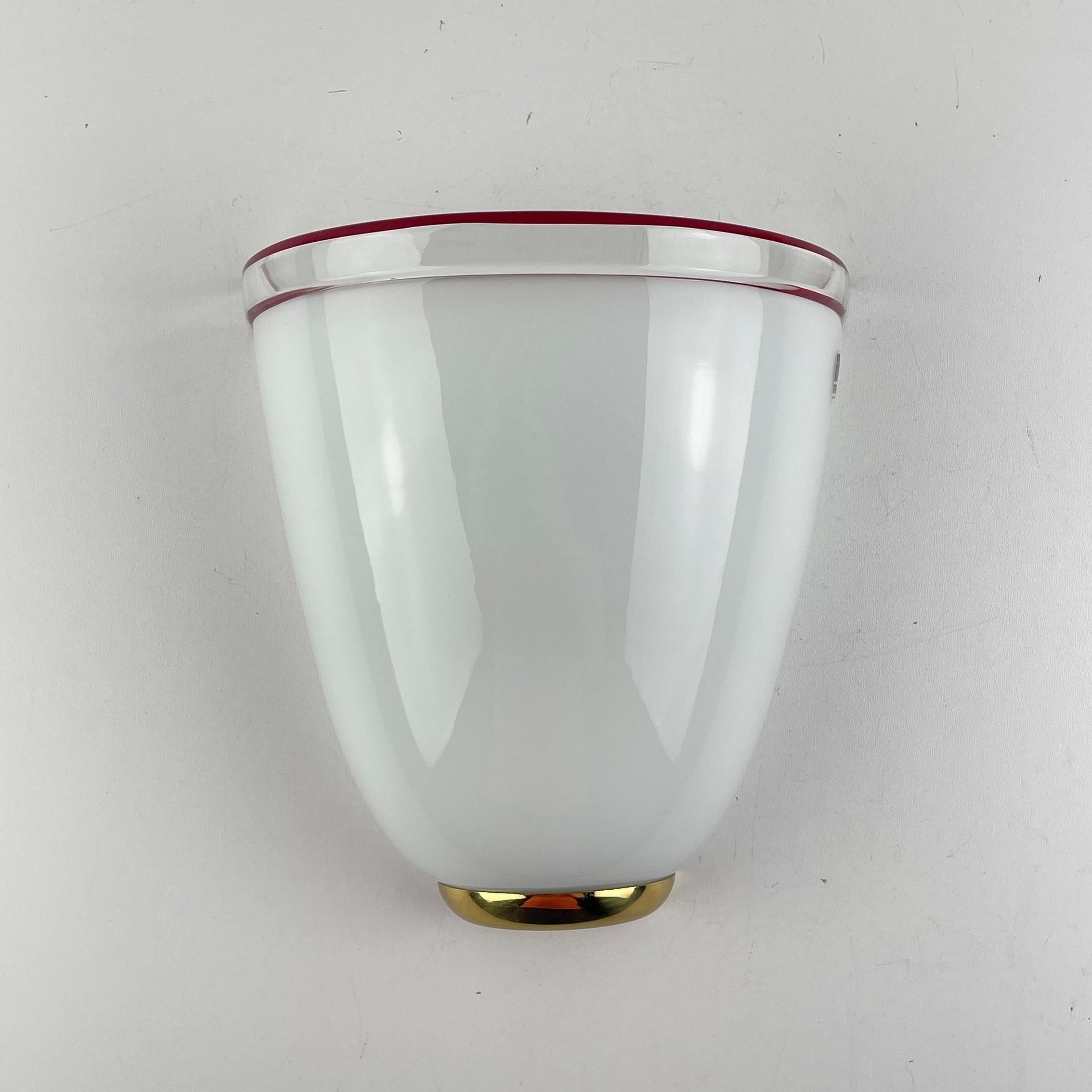 Mid-Century Modern Vintage hite and red murano wall lamp by ITRE, Italy 1980s For Sale