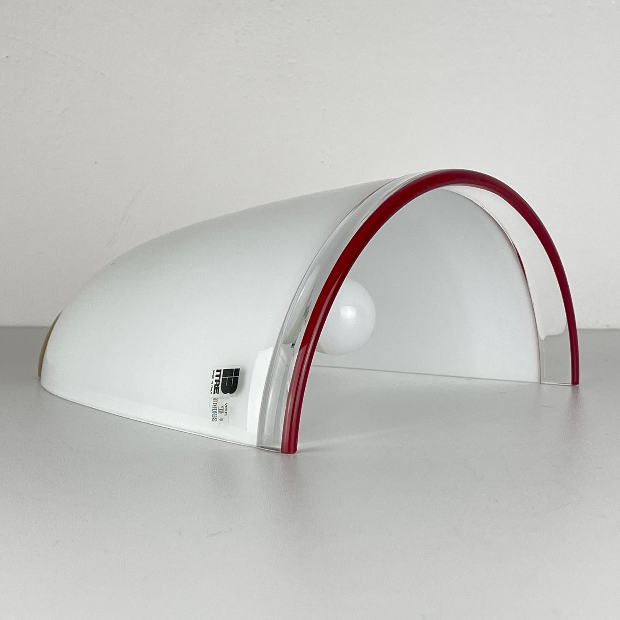 Vintage hite and red murano wall lamp by ITRE, Italy 1980s In Good Condition For Sale In Miklavž Pri Taboru, SI