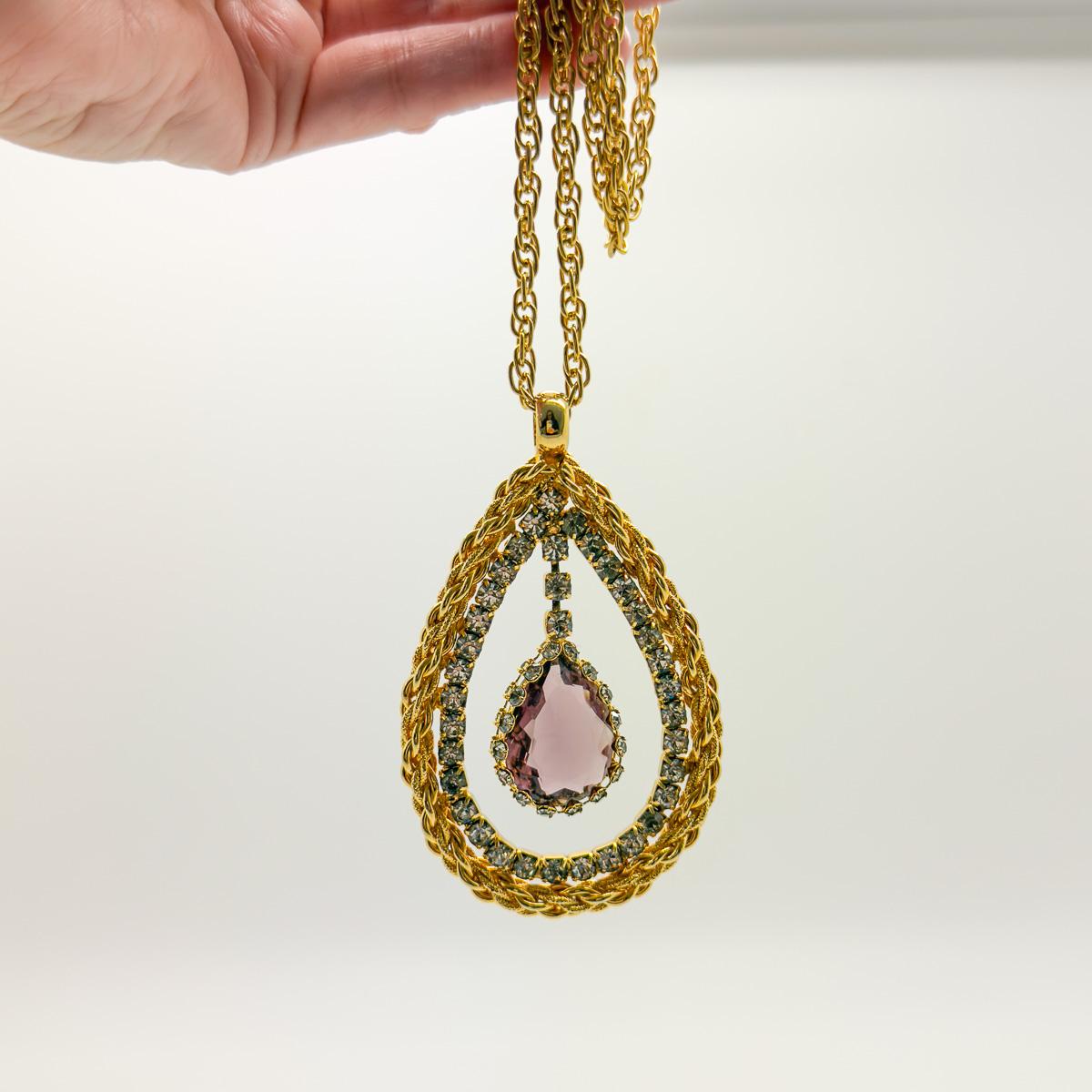 Vintage Hobé Amethyst Eye Chain Pendentif 1960s Unisexe en vente