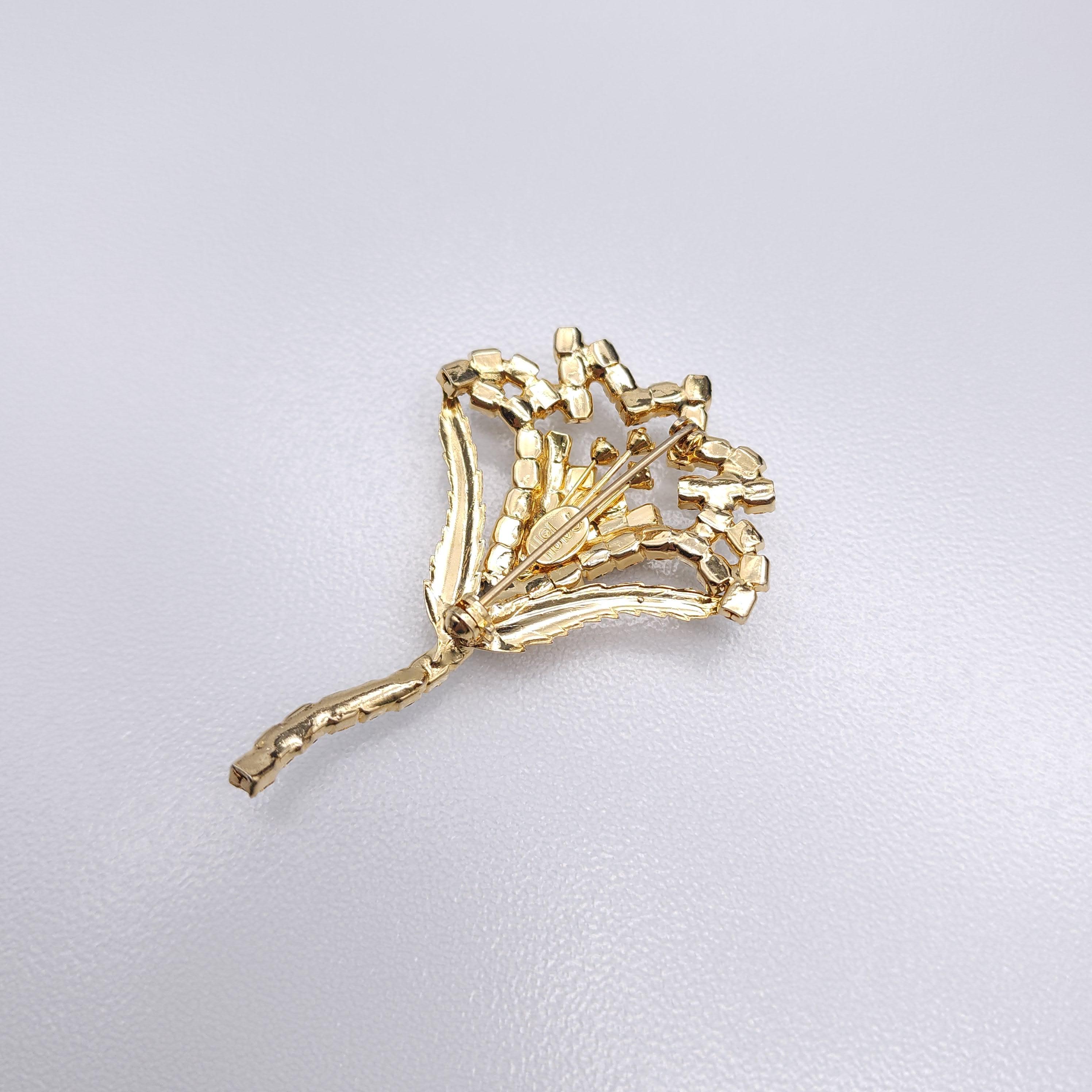 Vintage Hobe Floral Brooch  Pin with Green & Yellow Crystals, Gold-Plated In Excellent Condition For Sale In Milford, DE