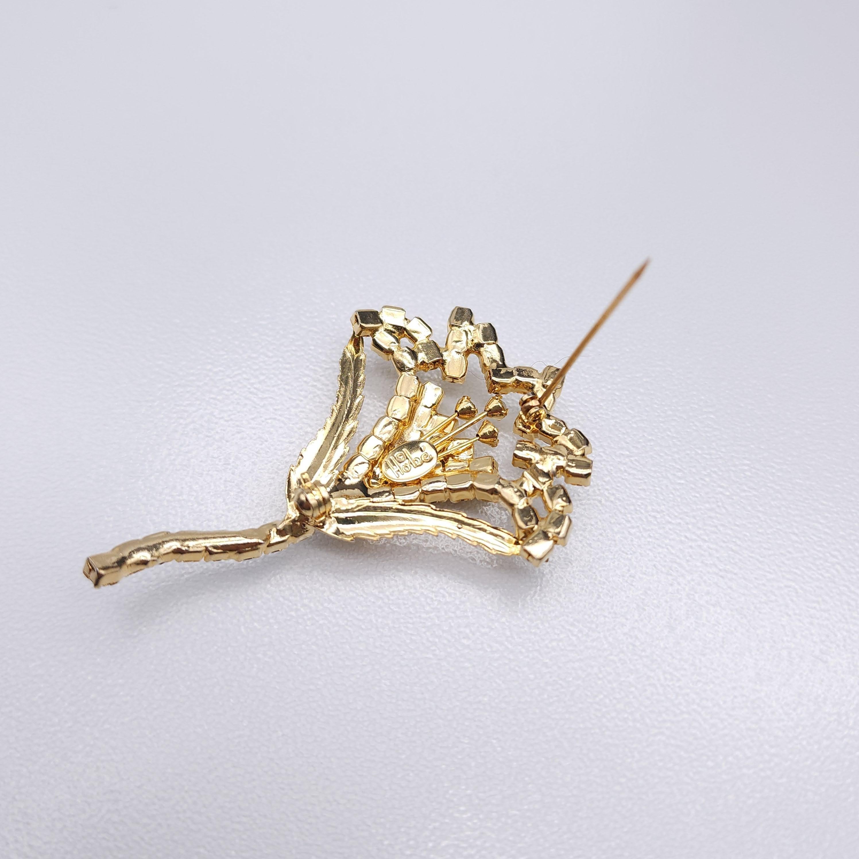 Women's or Men's Vintage Hobe Floral Brooch  Pin with Green & Yellow Crystals, Gold-Plated For Sale