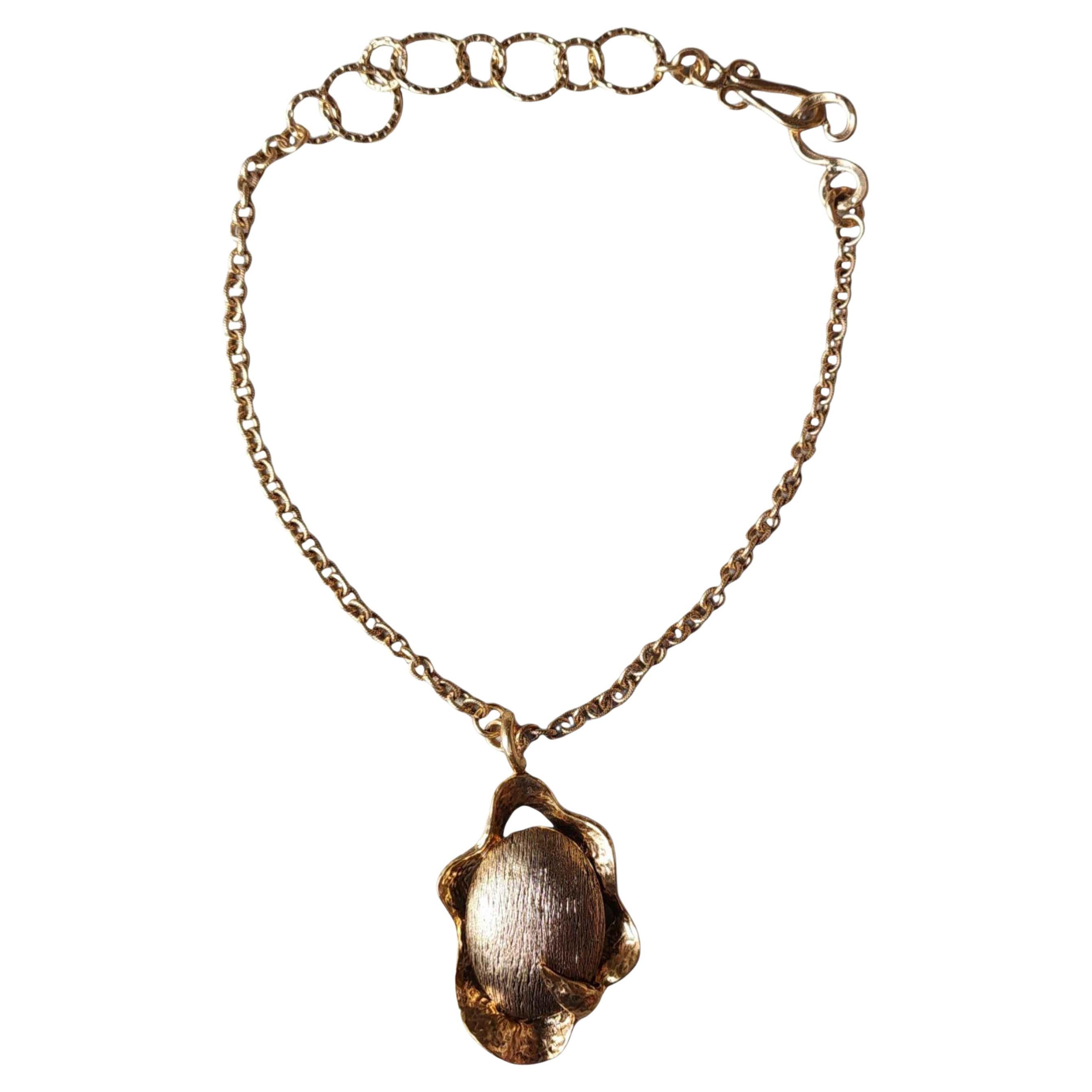 Vintage Hobe - Collana con ciondolo scultoreo in tonalità oro