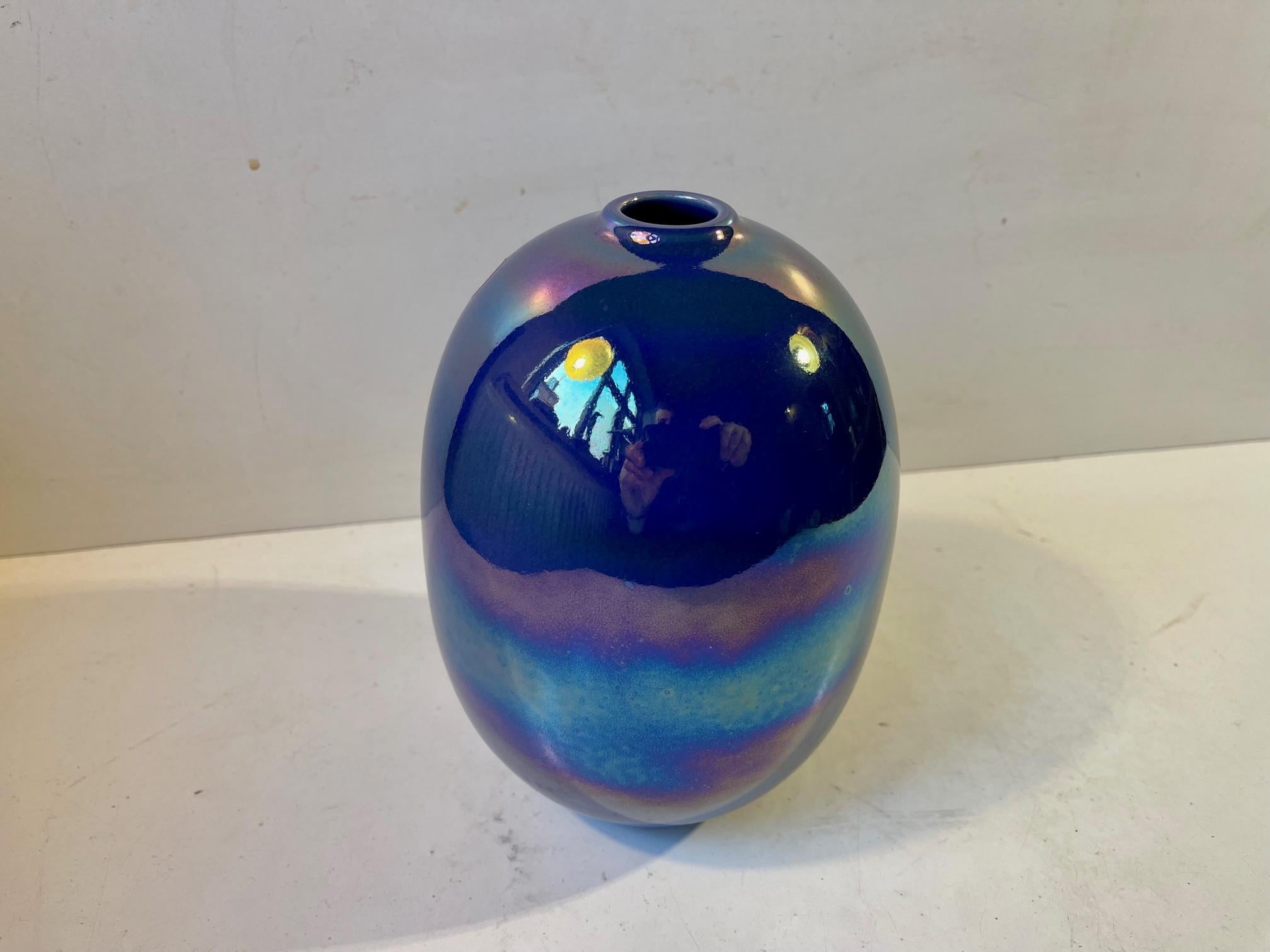 Vintage Höganäs Stoneware Egg Vase with Oily Mirror Glaze For Sale 1